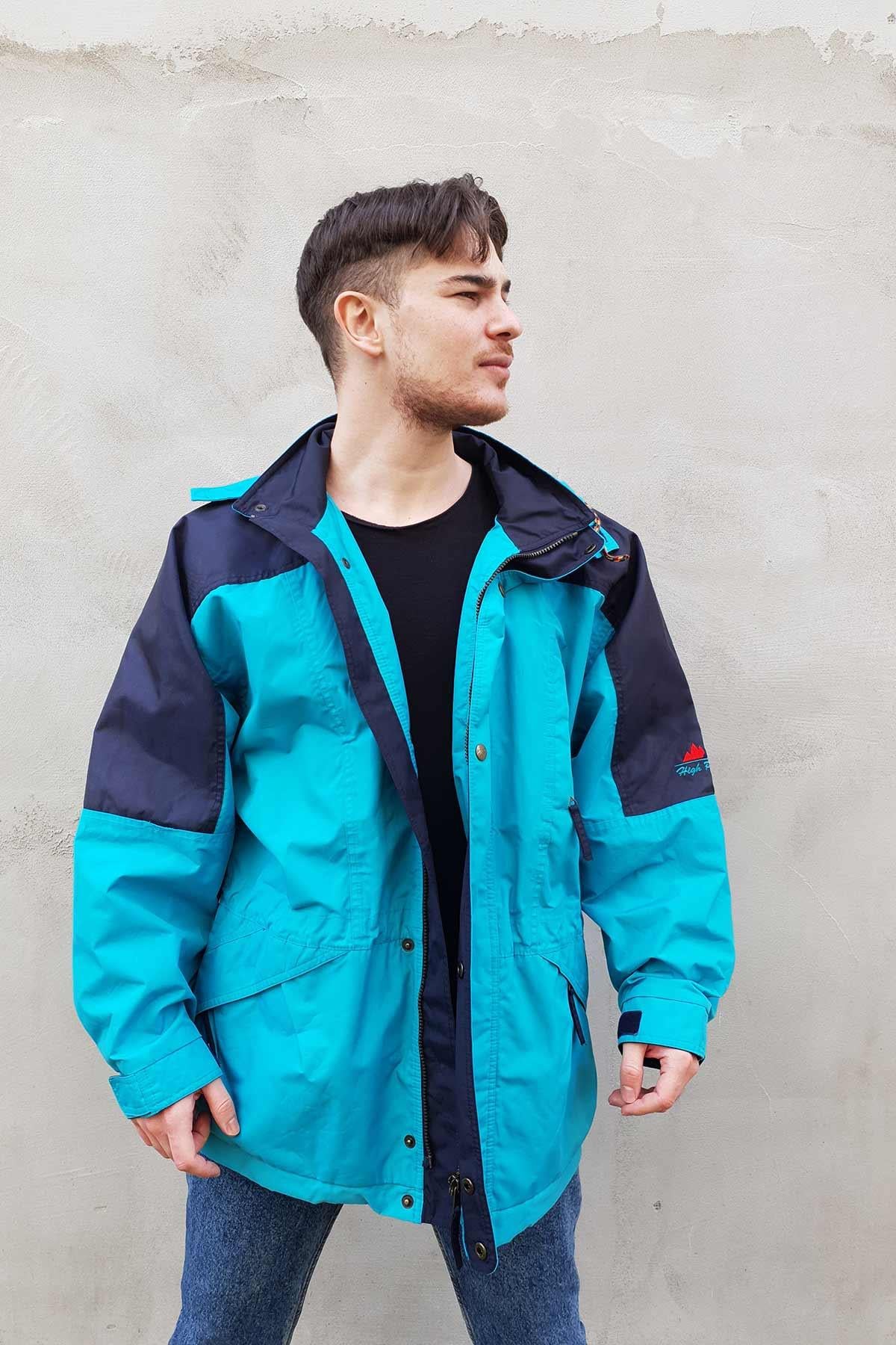 Vintage Outdoor Mont