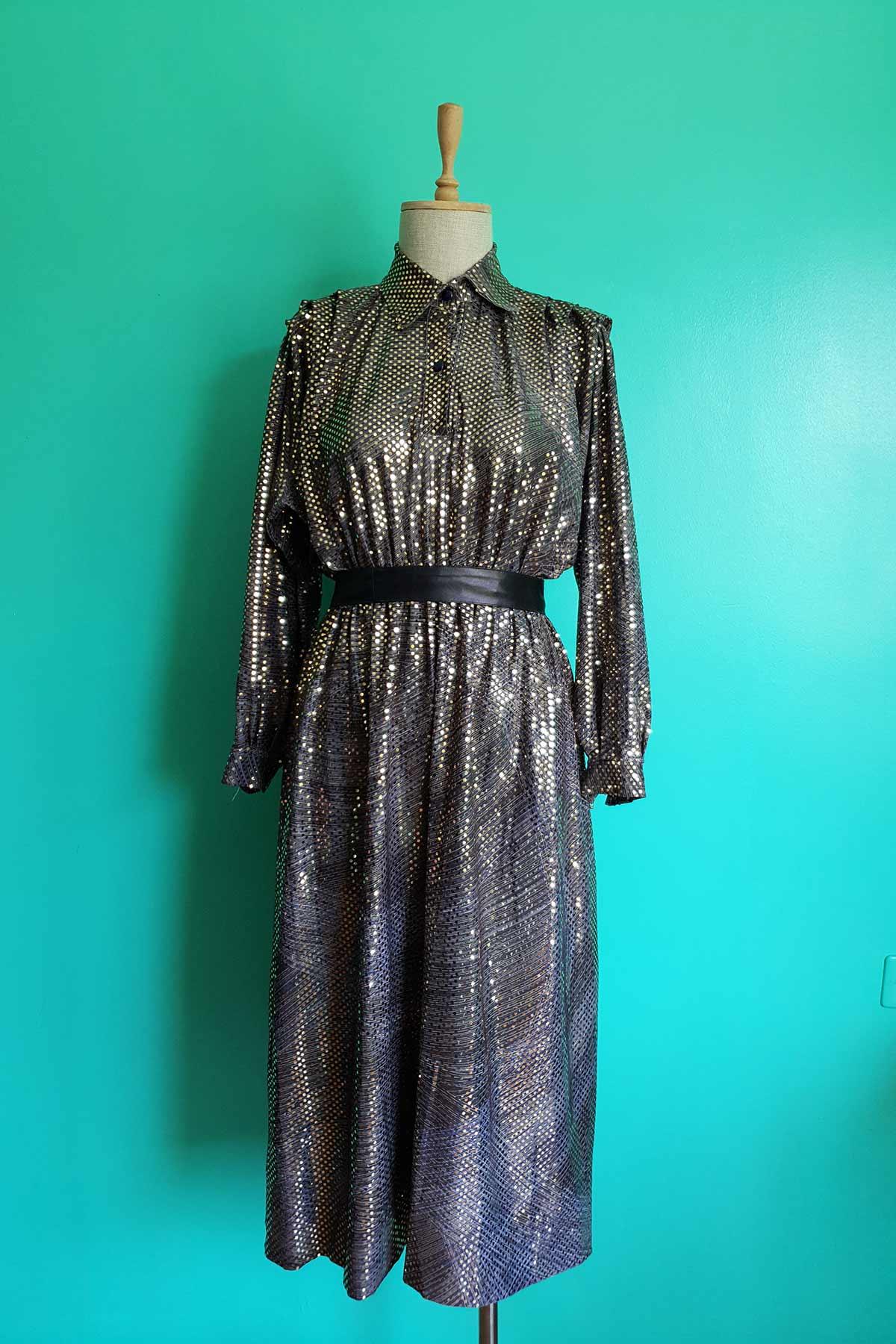 Vintage Parlak Pullu Elbise