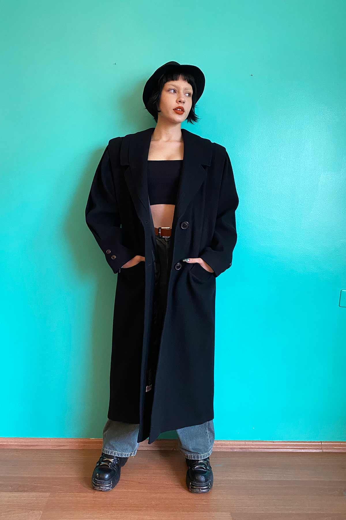 Vintage Siyah Yün Kaşe Kaban