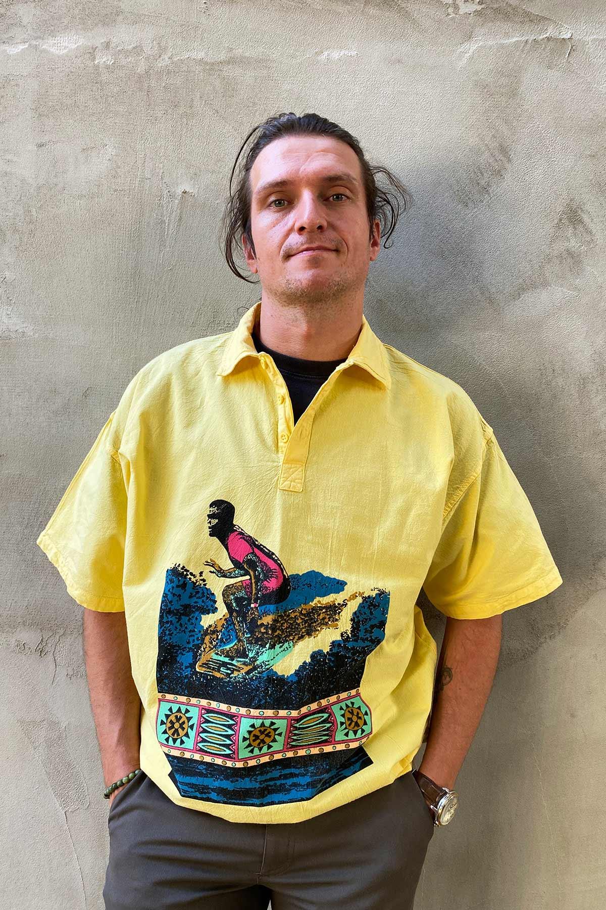 Vintage Sörfçü Desenli Sarı Tshirt