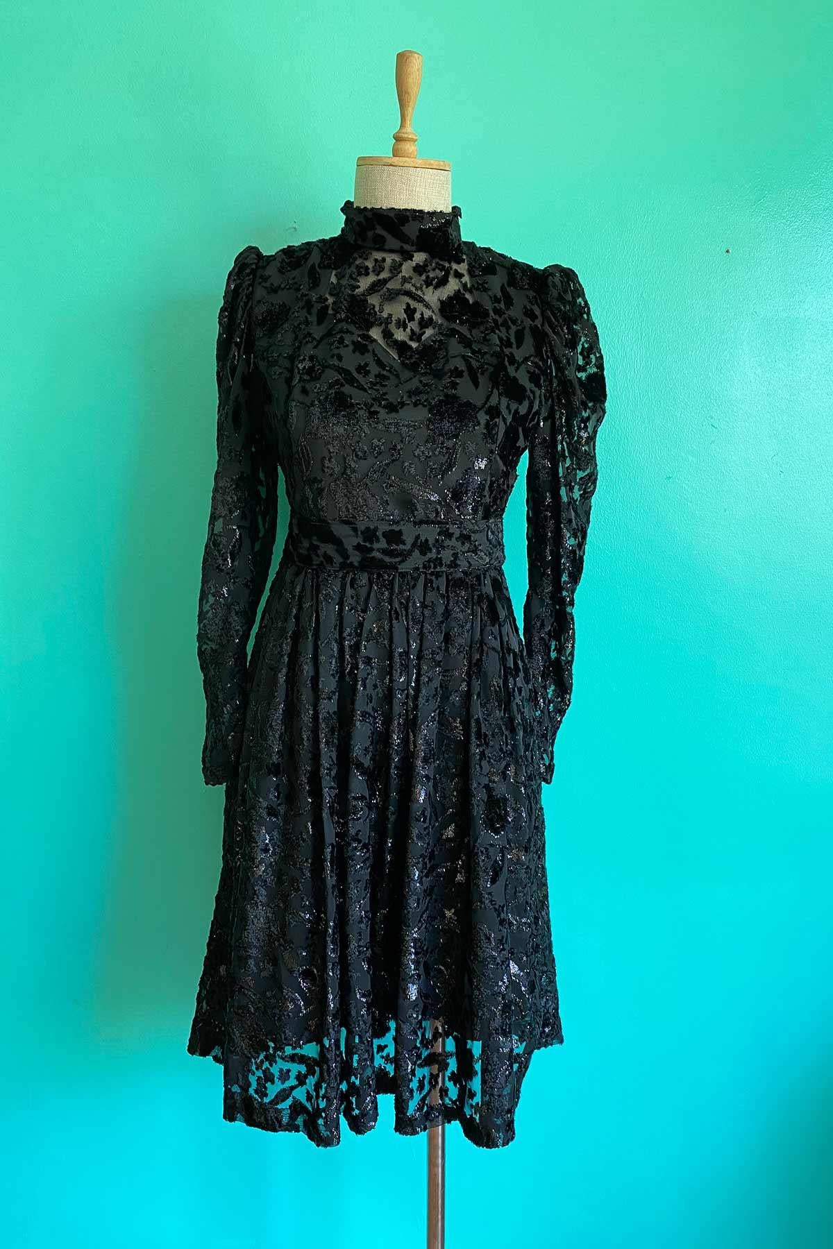 Vintage Uzun Kol Siyah Elbise