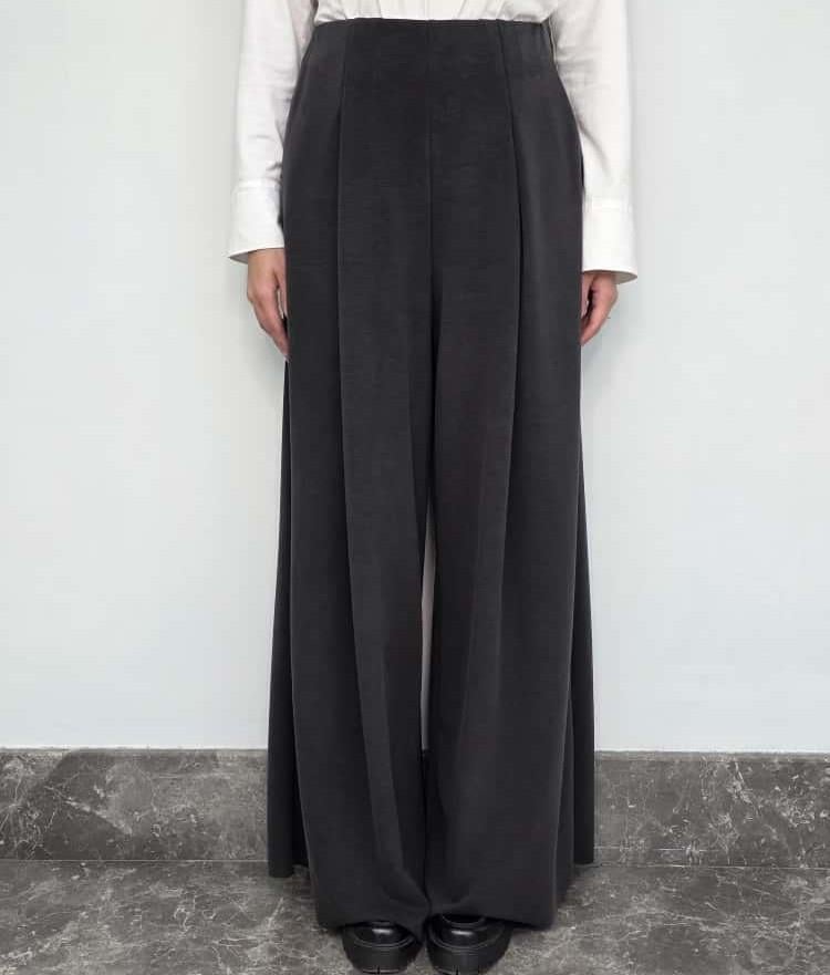 Siyah Pile Detaylı Bol Pantolon