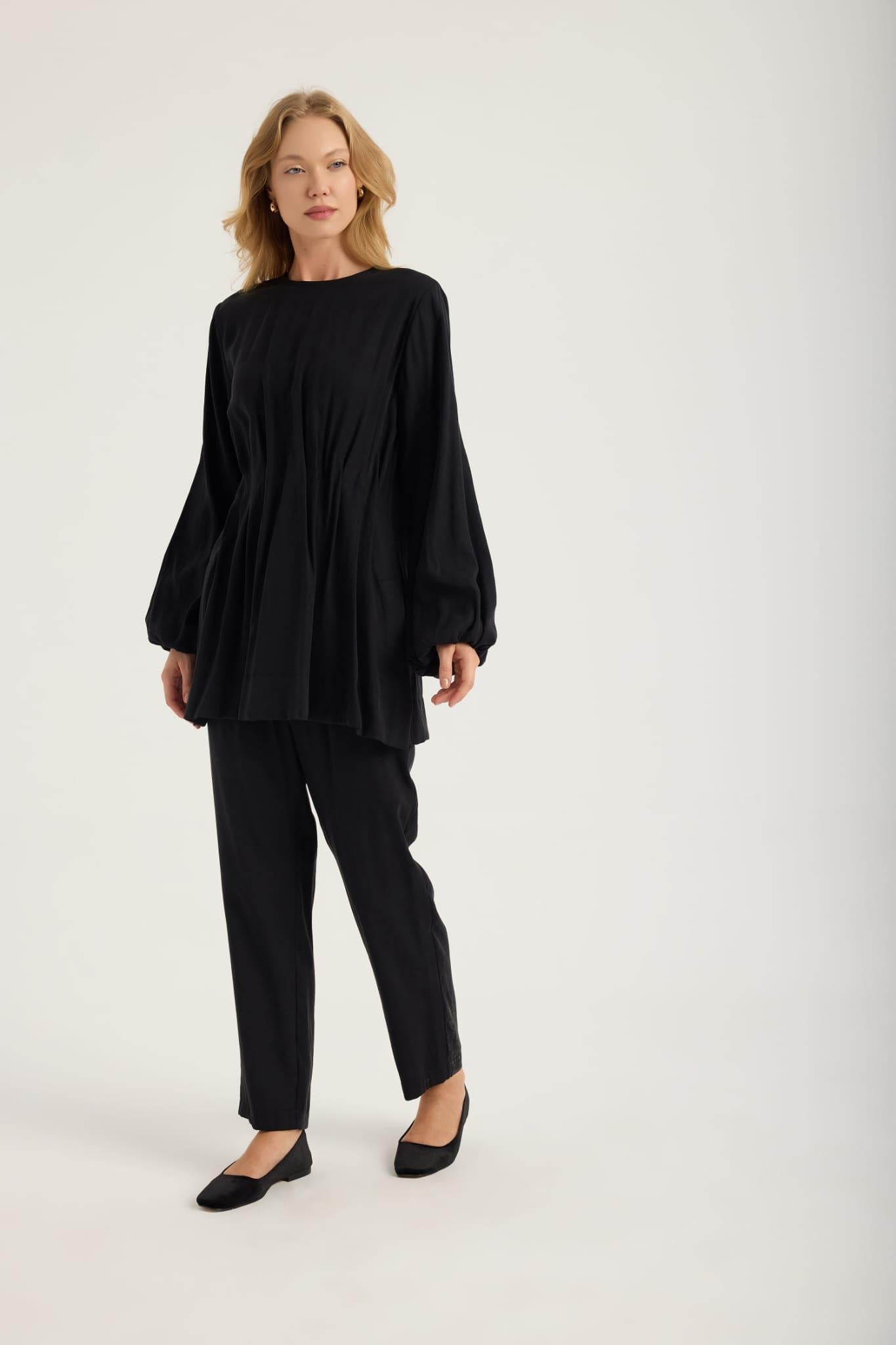 Siyah Nervürlü Pantolon Takım