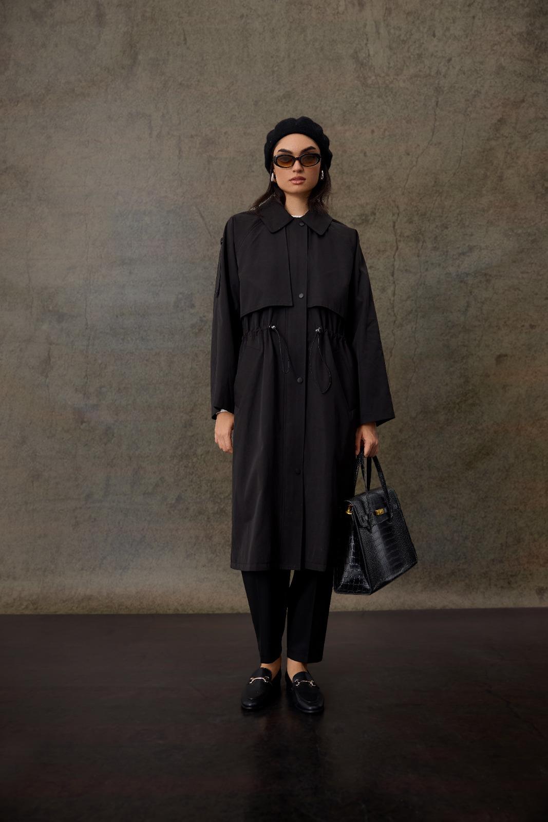 Siyah Reglan Kol Rüzgarlık Detaylı Trençkot