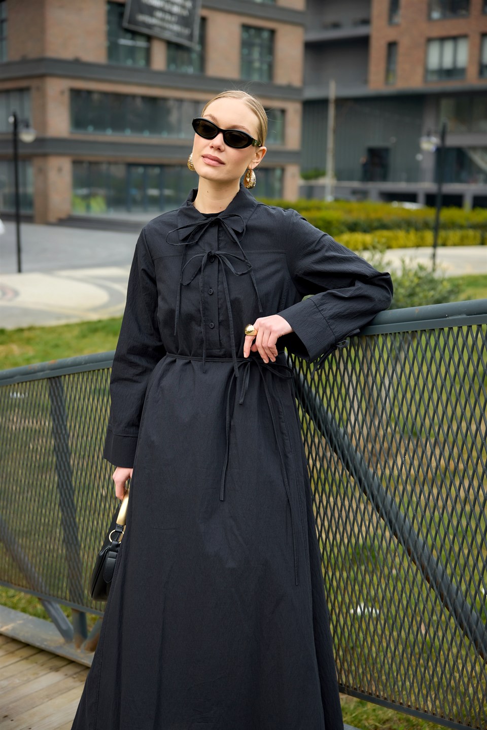 Siyah Rahat Kesim Uzun Elbise