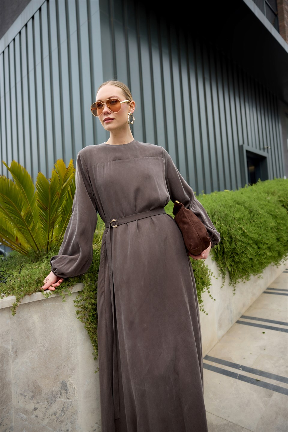 Kahverengi Bel Lastikli Bol Kalıp Elbise