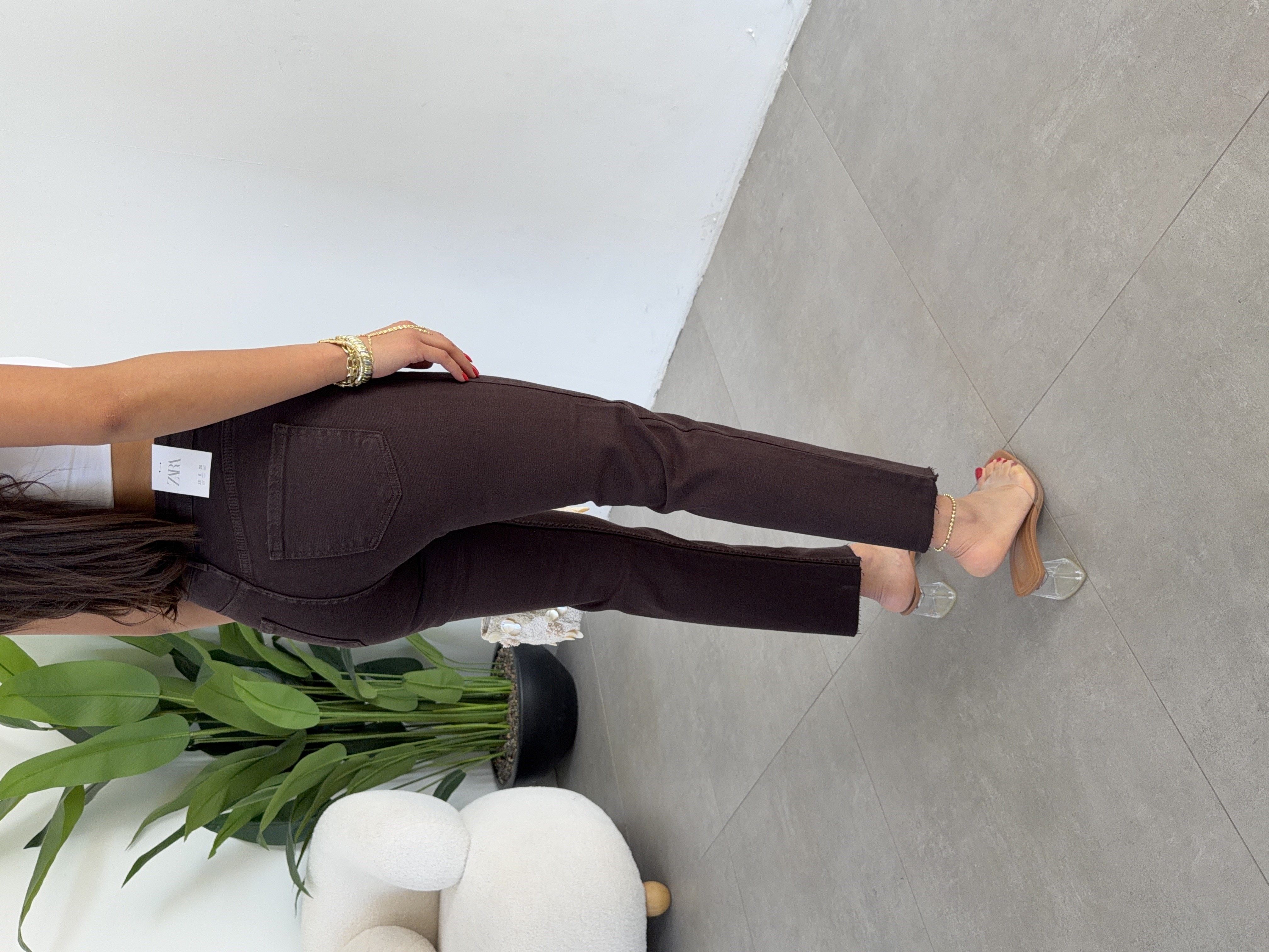 Acı Kahve Boyfit Kesik Paça Jean