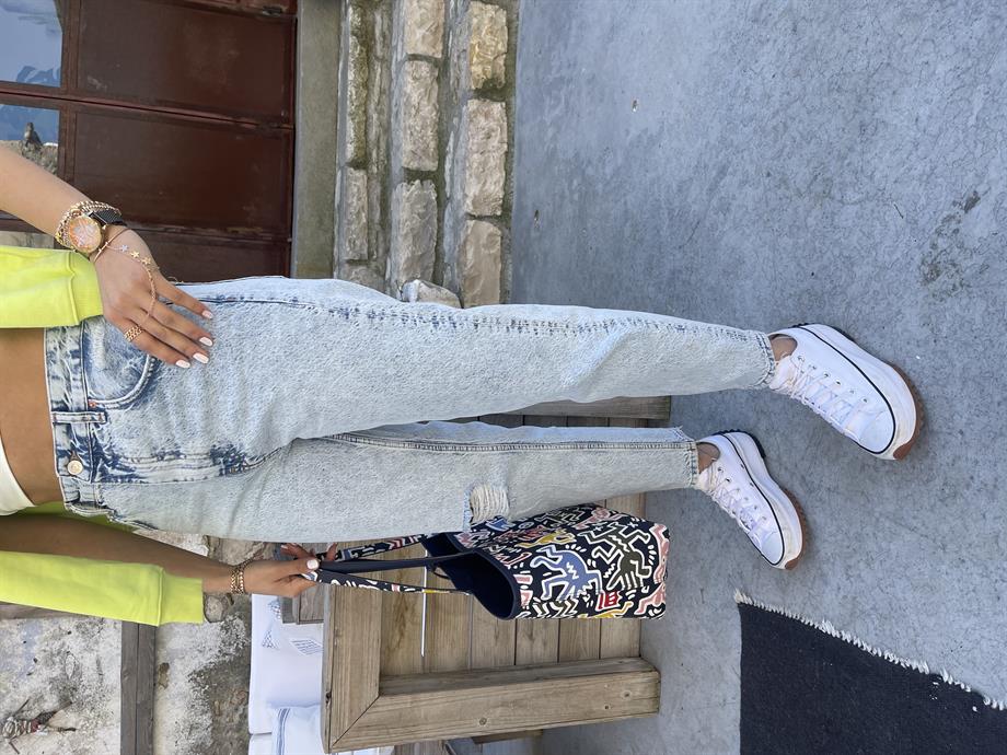Açık Mavi Tek Dizi Yırtık Mom Jean