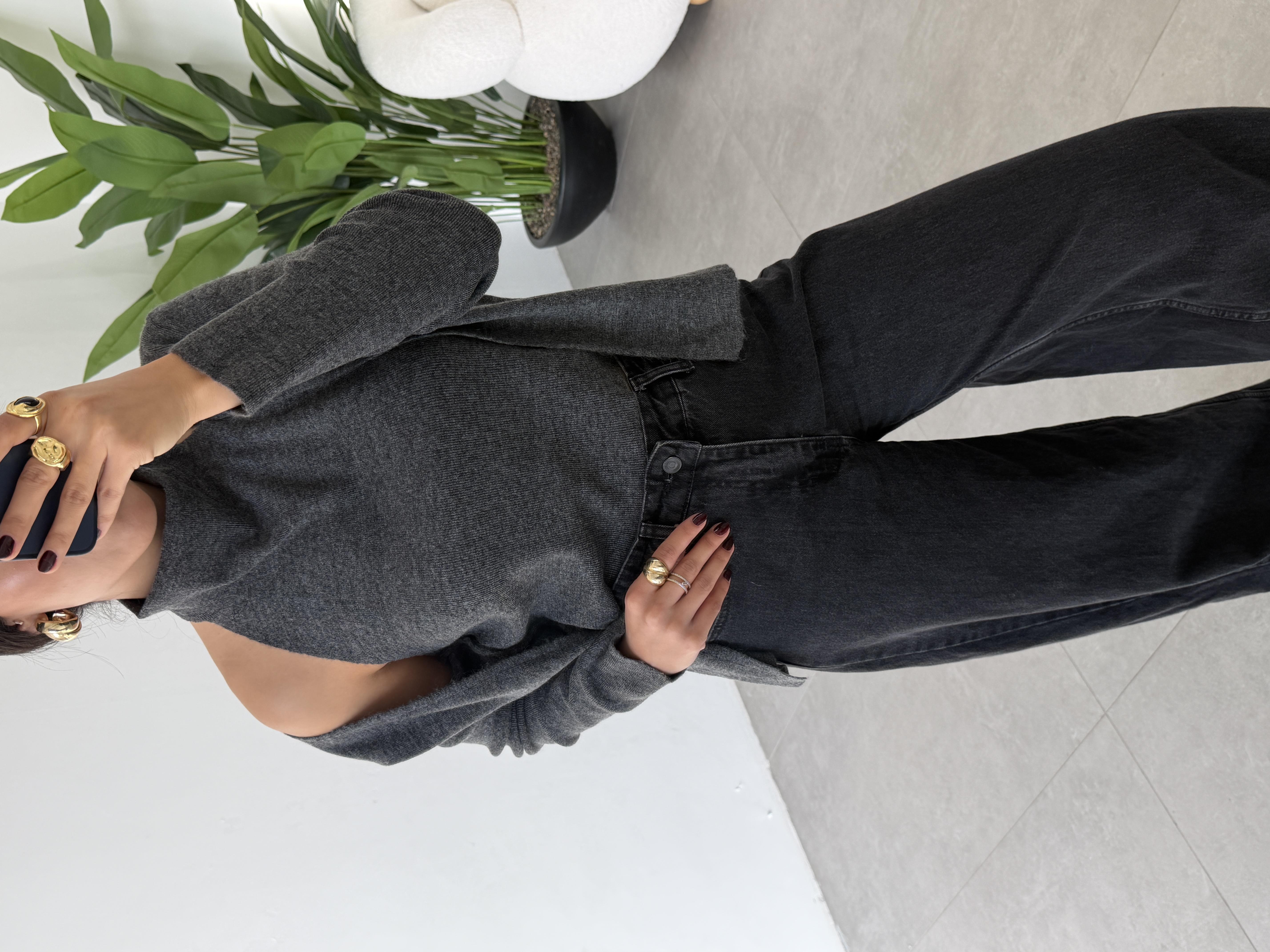 Antrasit İçinden Body Detaylı Hırka