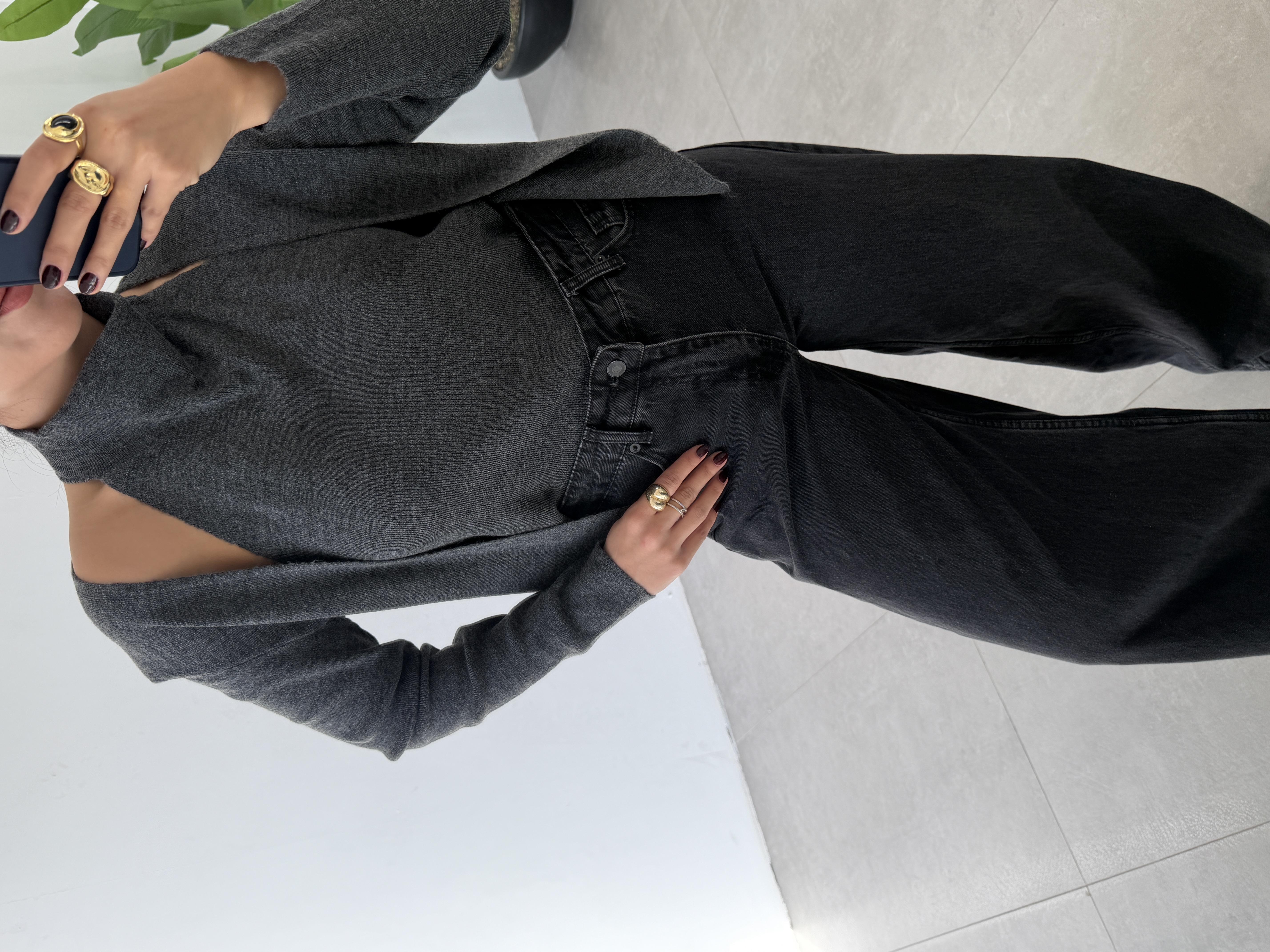 Antrasit İçinden Body Detaylı Hırka