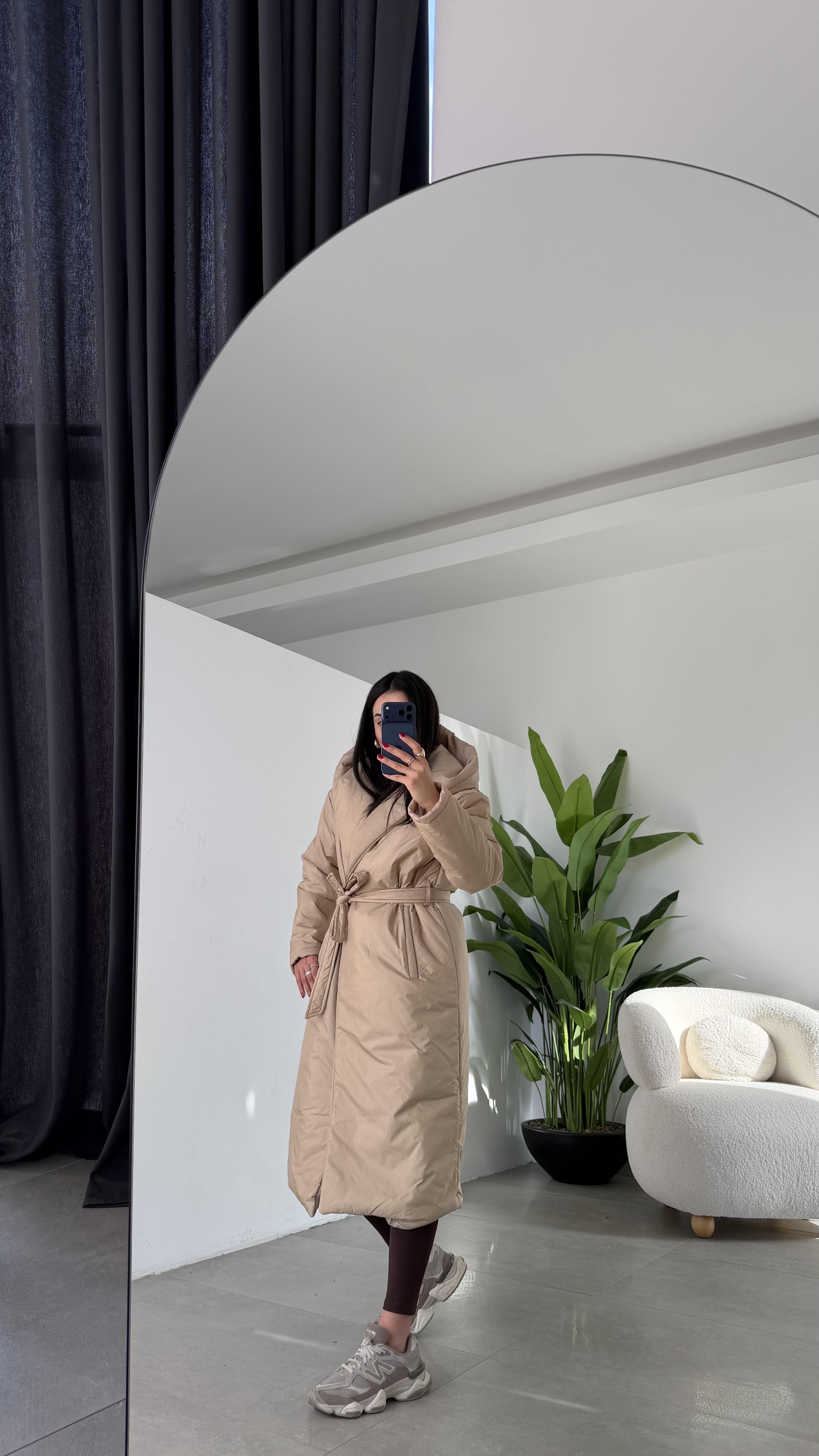 Bej Kapüşonlu Elyaflı Uzun Mont