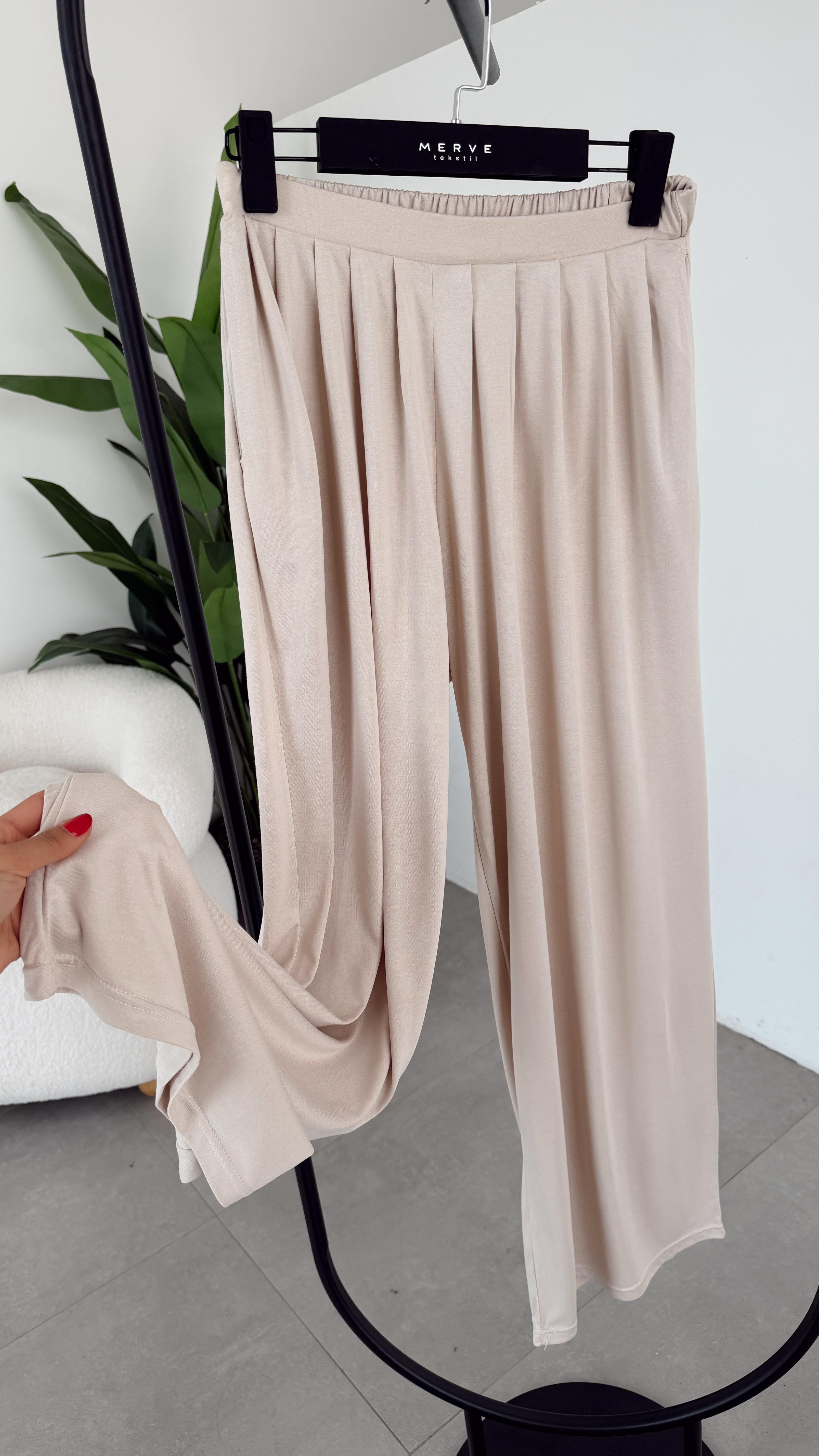 Bej Modal Pileli Bol Paça Pantolon