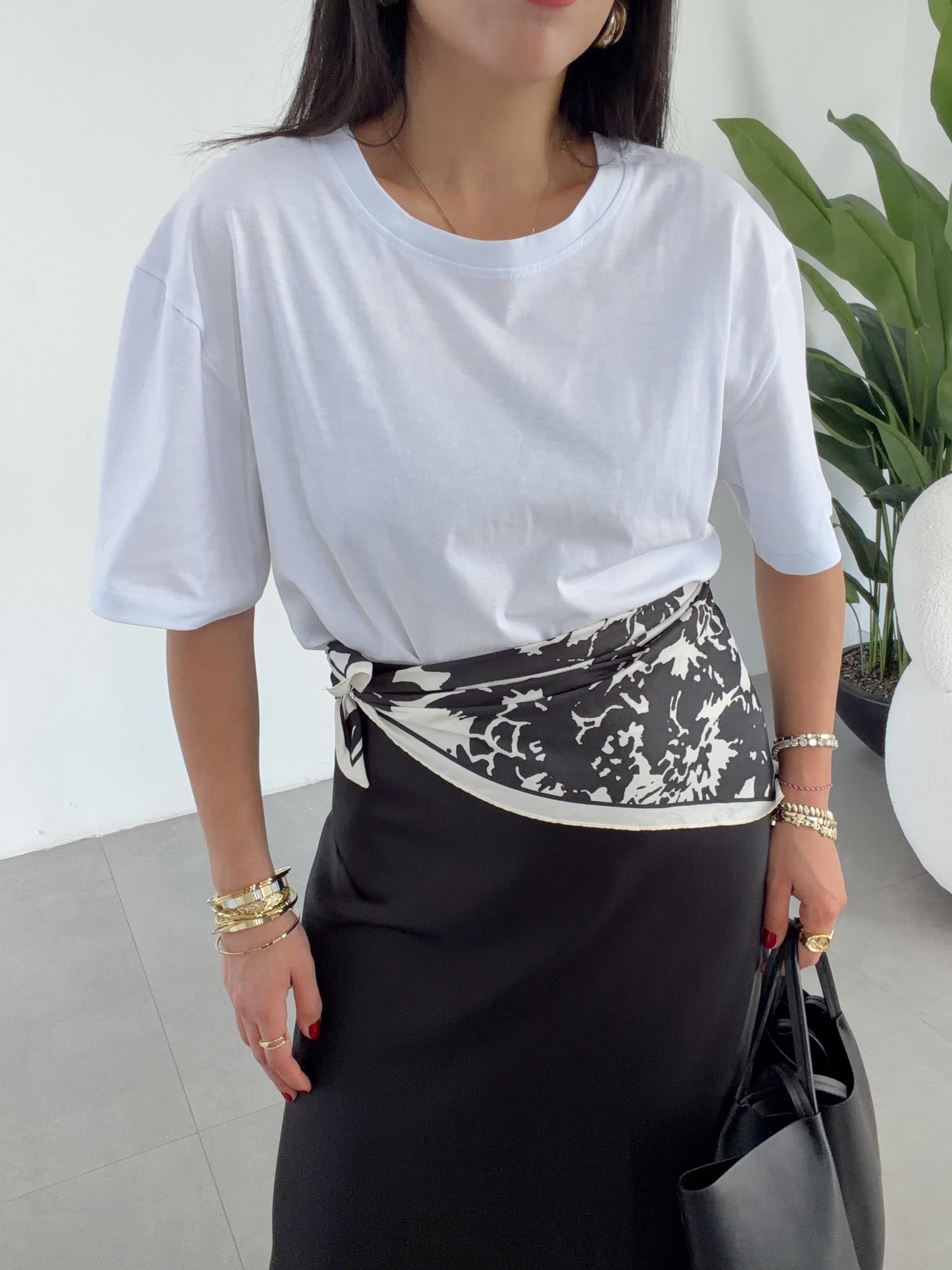 Beyaz Bisiklet Yaka Oversize Tshirt