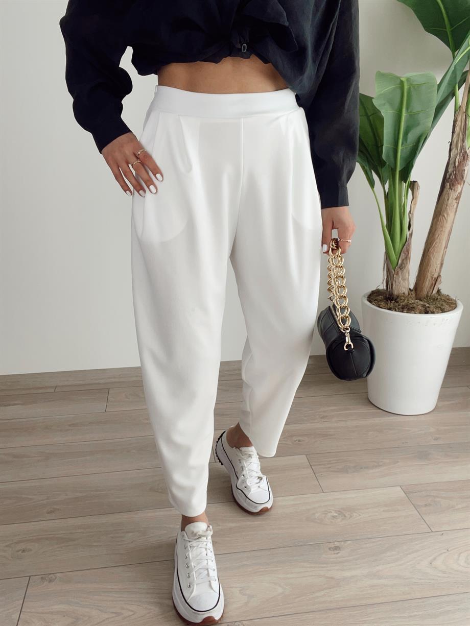 Beyaz Bombeli Pantolon