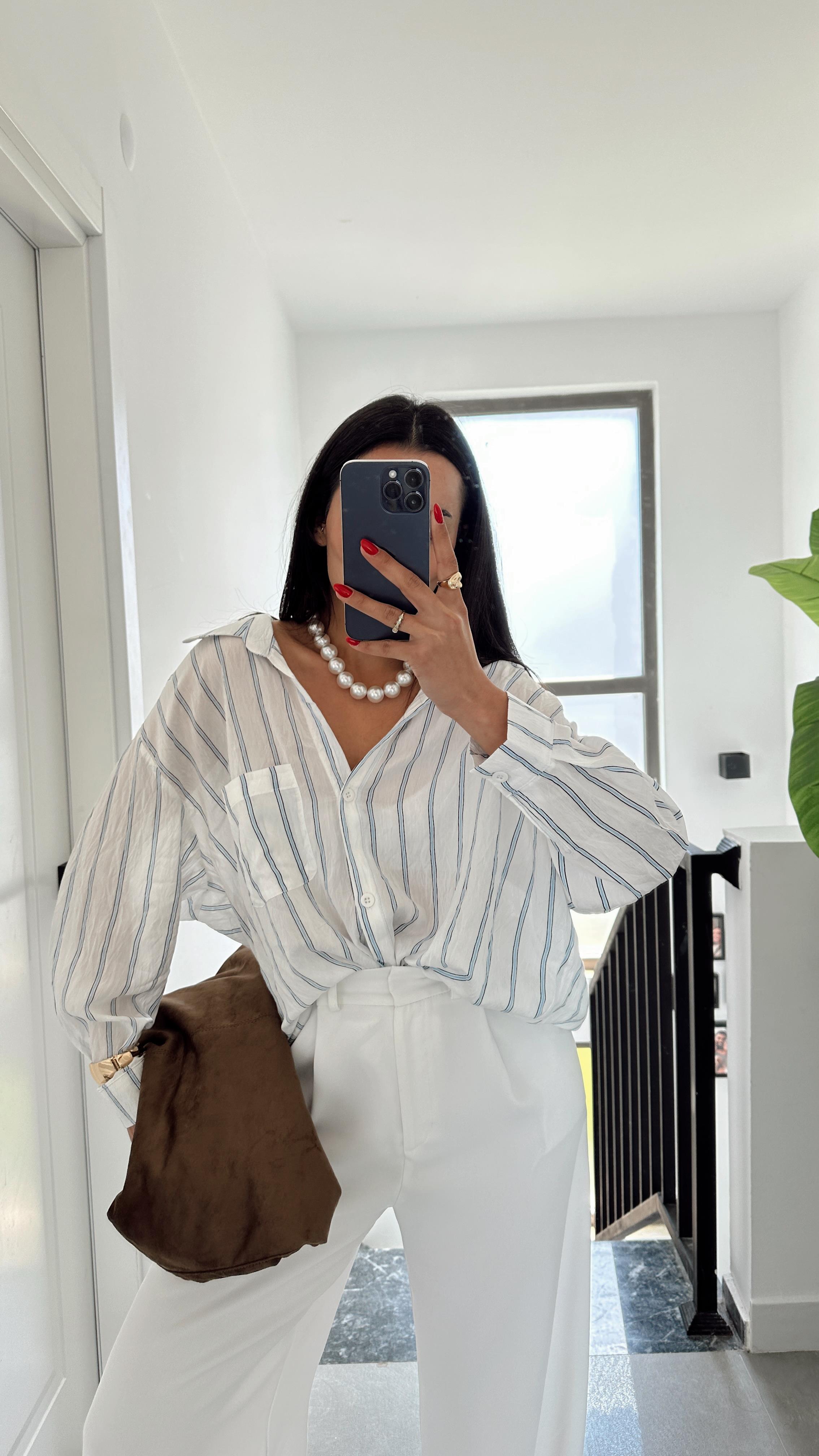 Beyaz Çizgili Kraş Gömlek