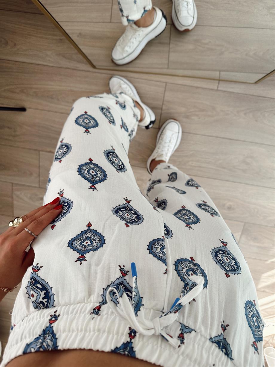 Beyaz Desenli Paça Pensli Pantolon