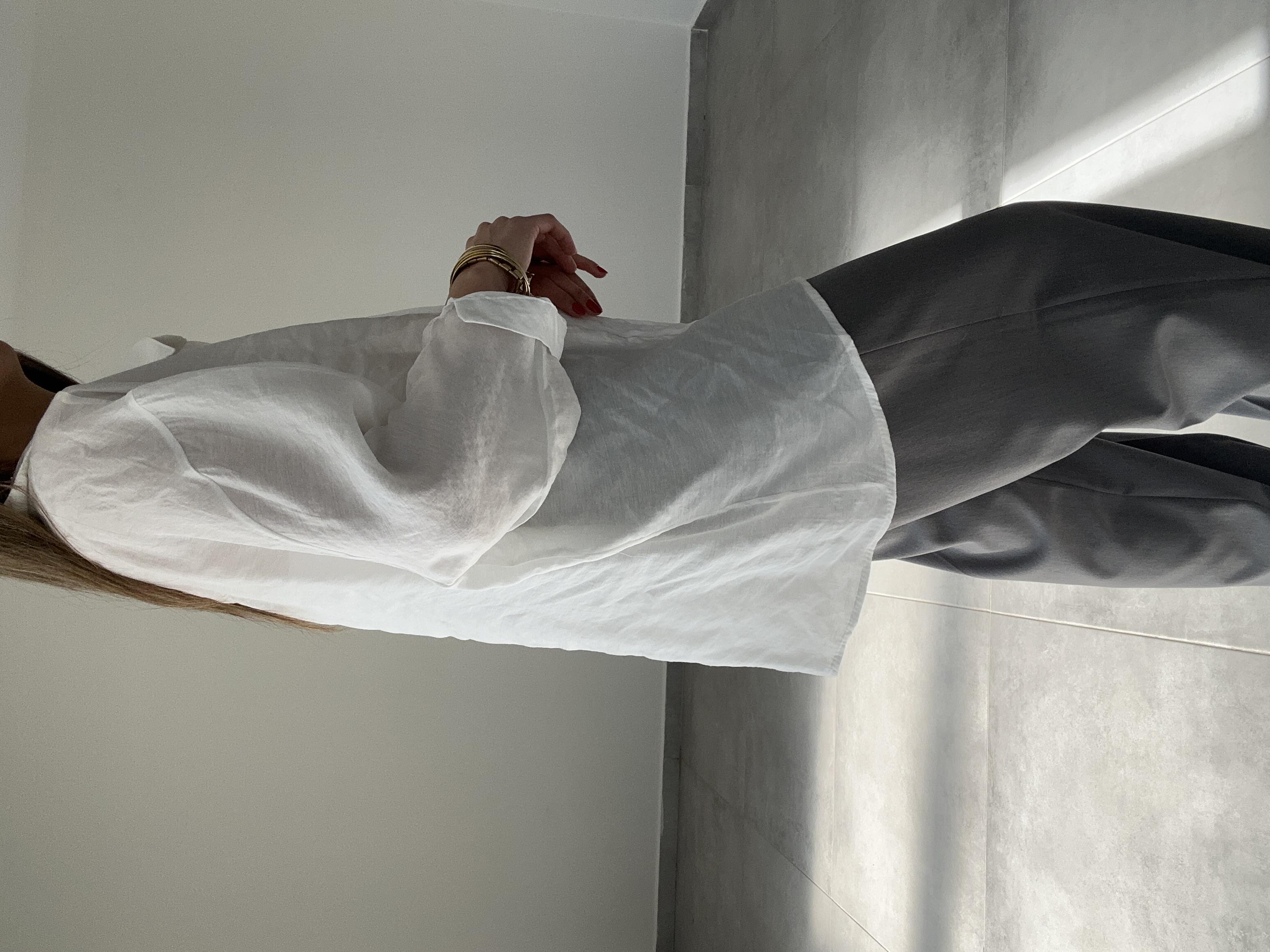 Beyaz Düşük Omuz Gömlek