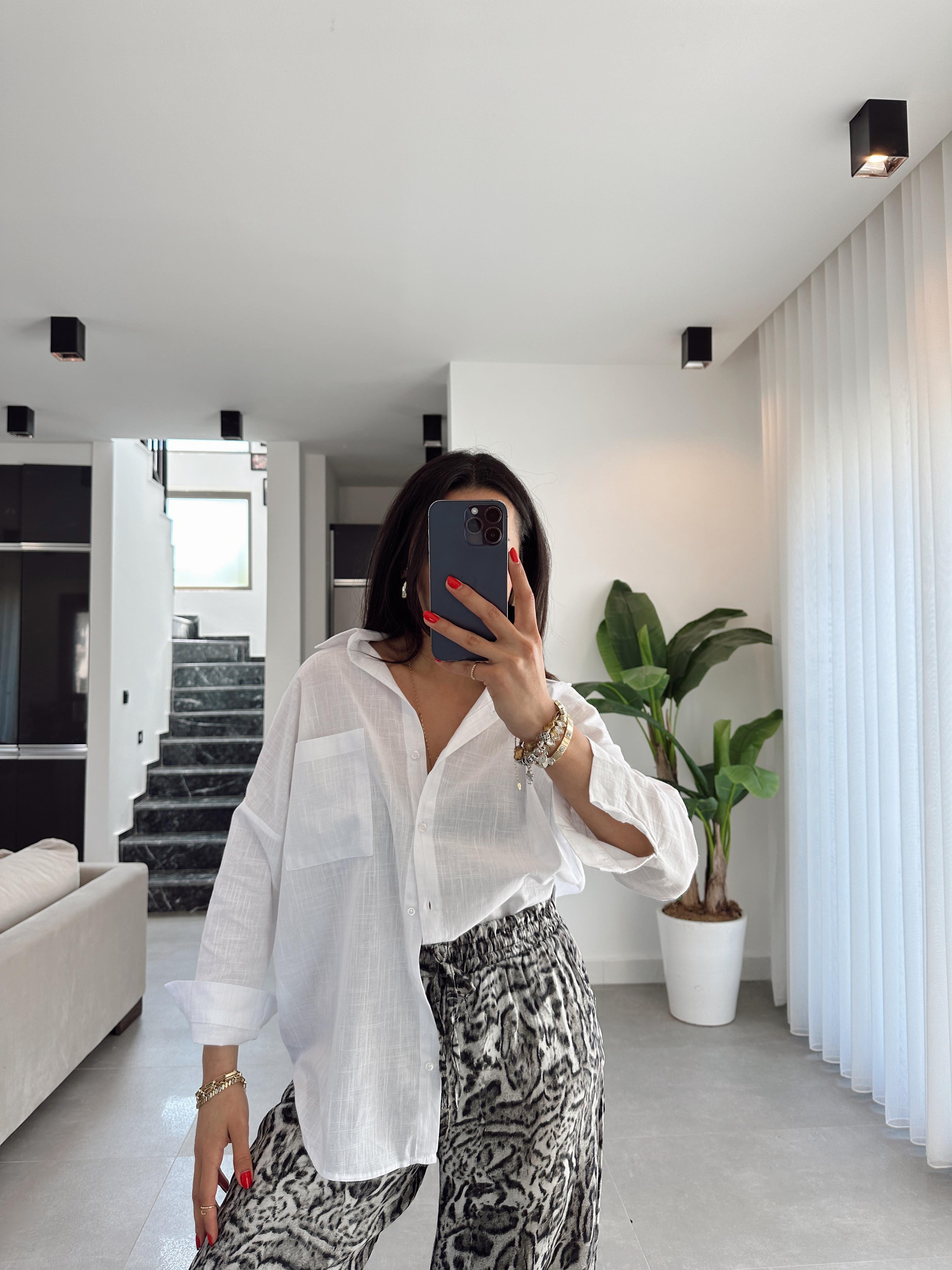 Beyaz Flamlı Keten Tek Cep Oversize Gömlek