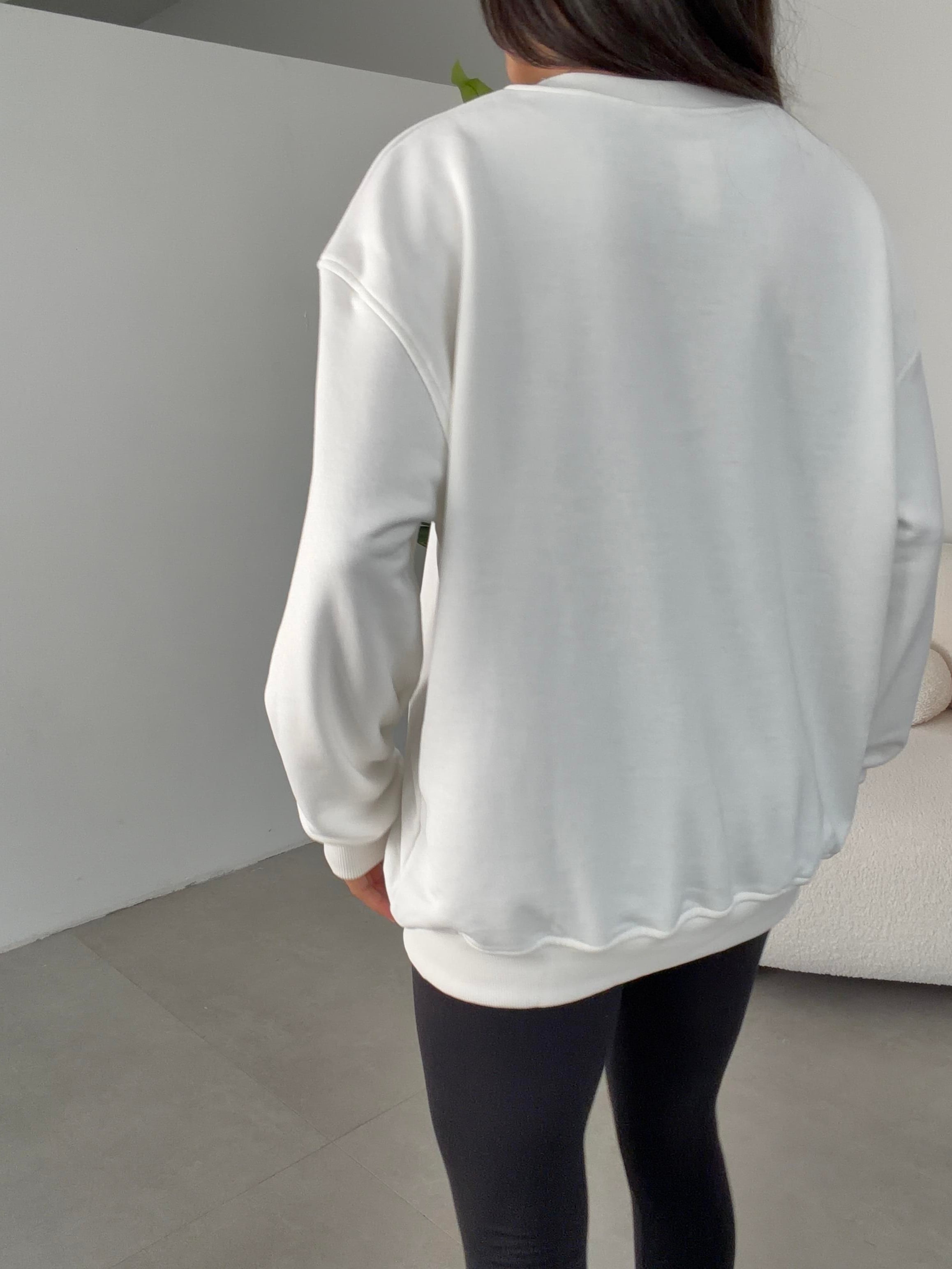 Beyaz Küçük Teddy Nakışlı Sweat