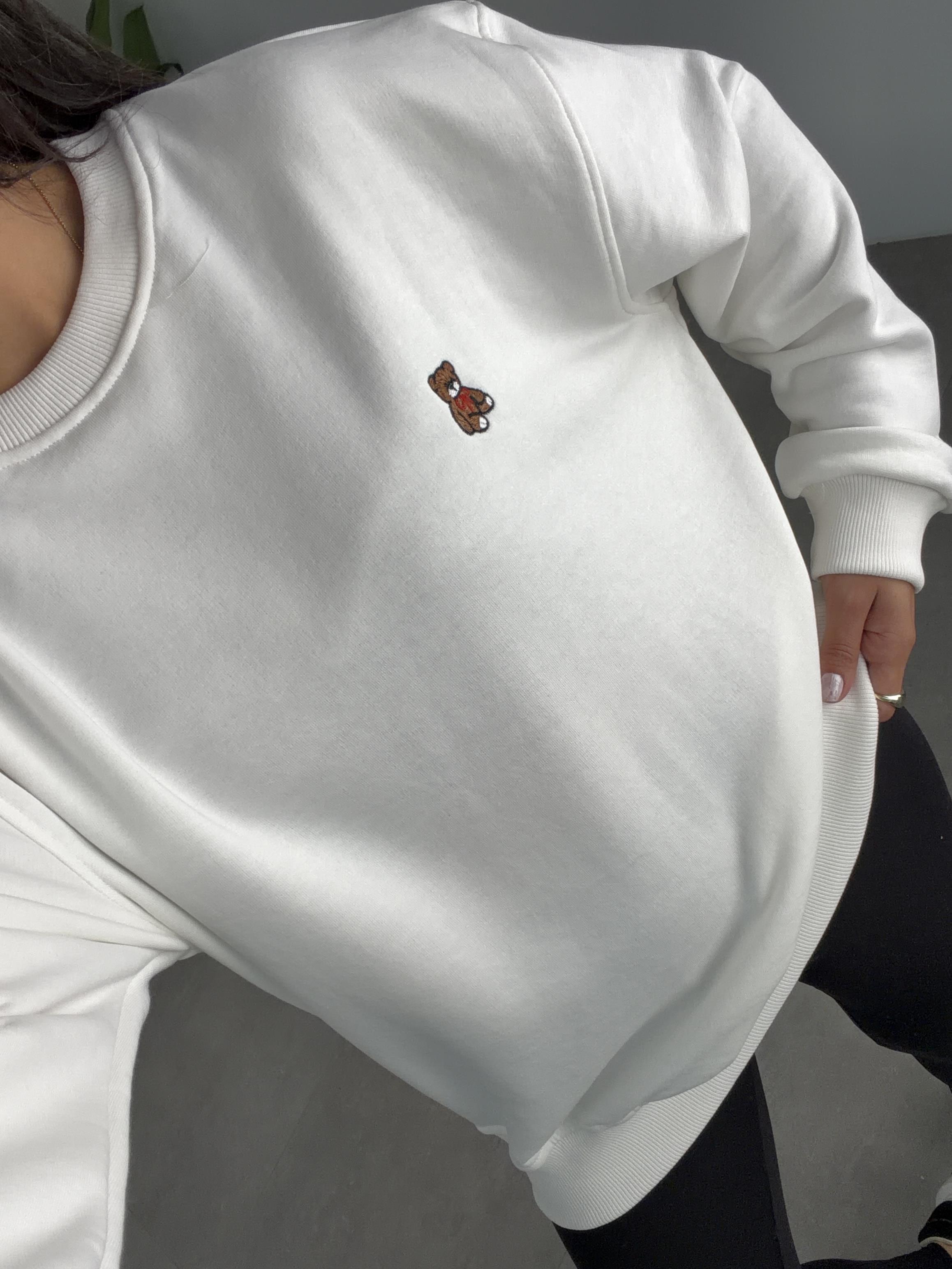 Beyaz Küçük Teddy Nakışlı Sweat