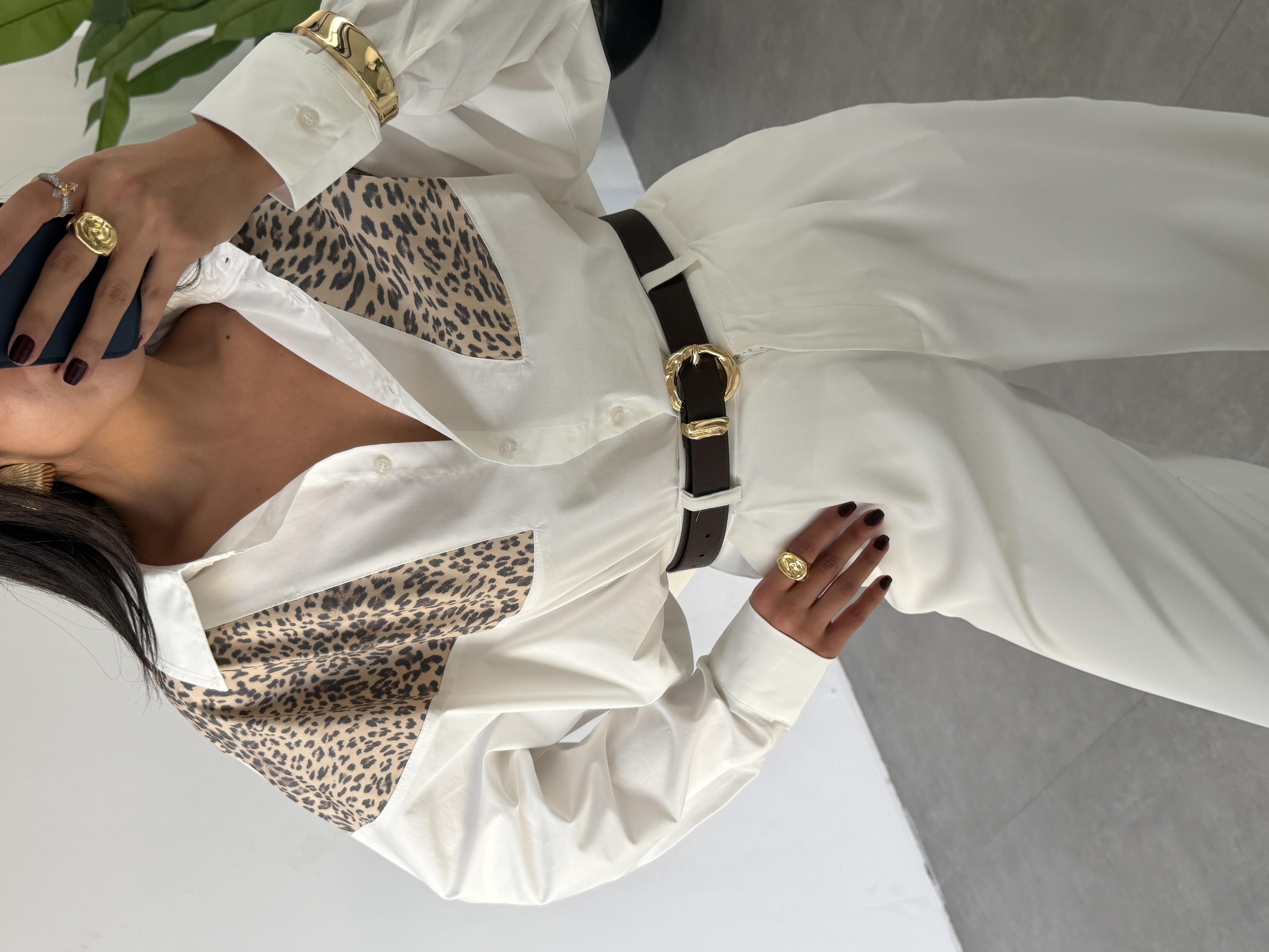 Beyaz Leopar Detaylı Gömlek