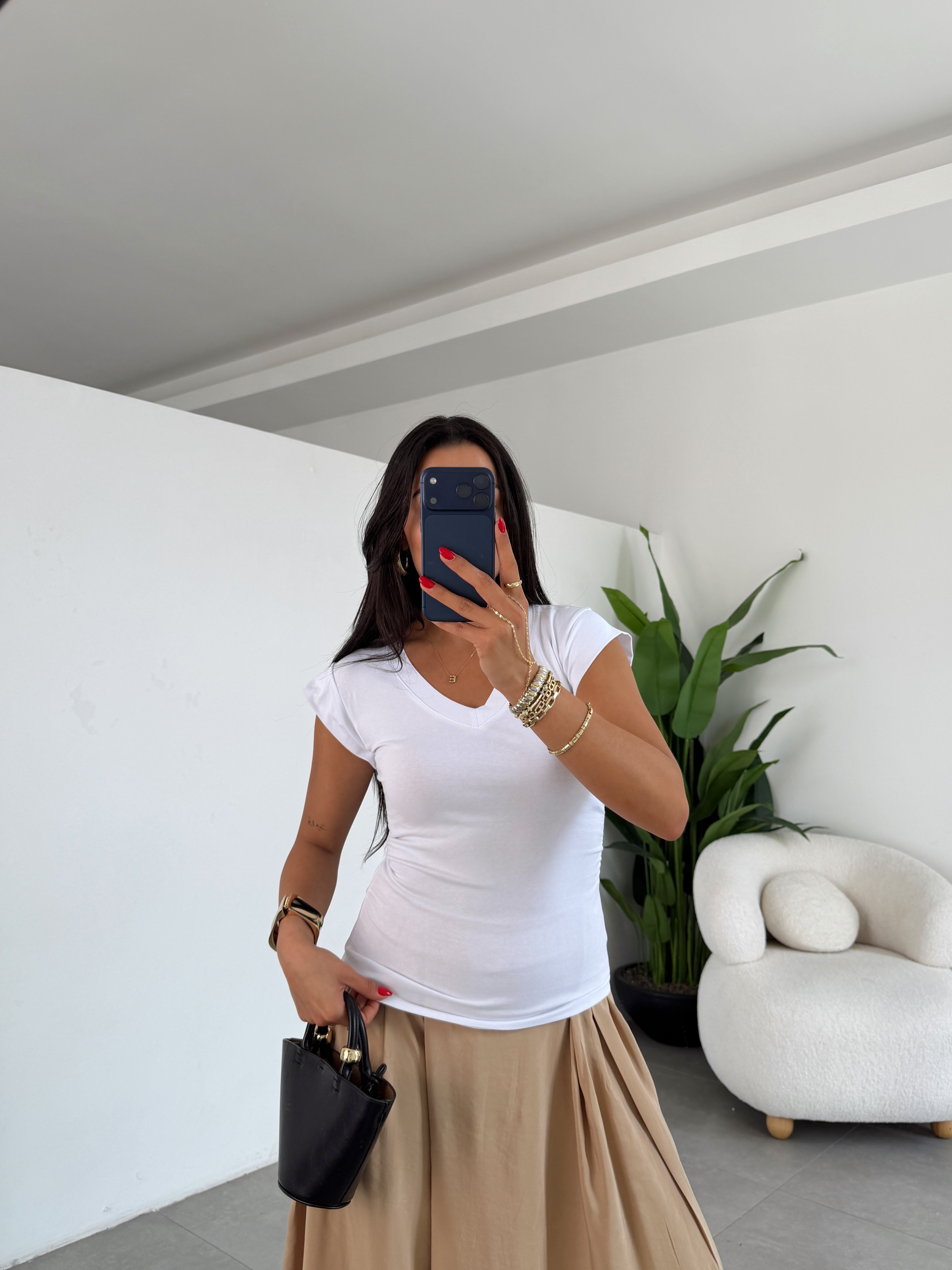 Beyaz Likralı Süprem V Yaka Yanı Büzgülü Tshirt