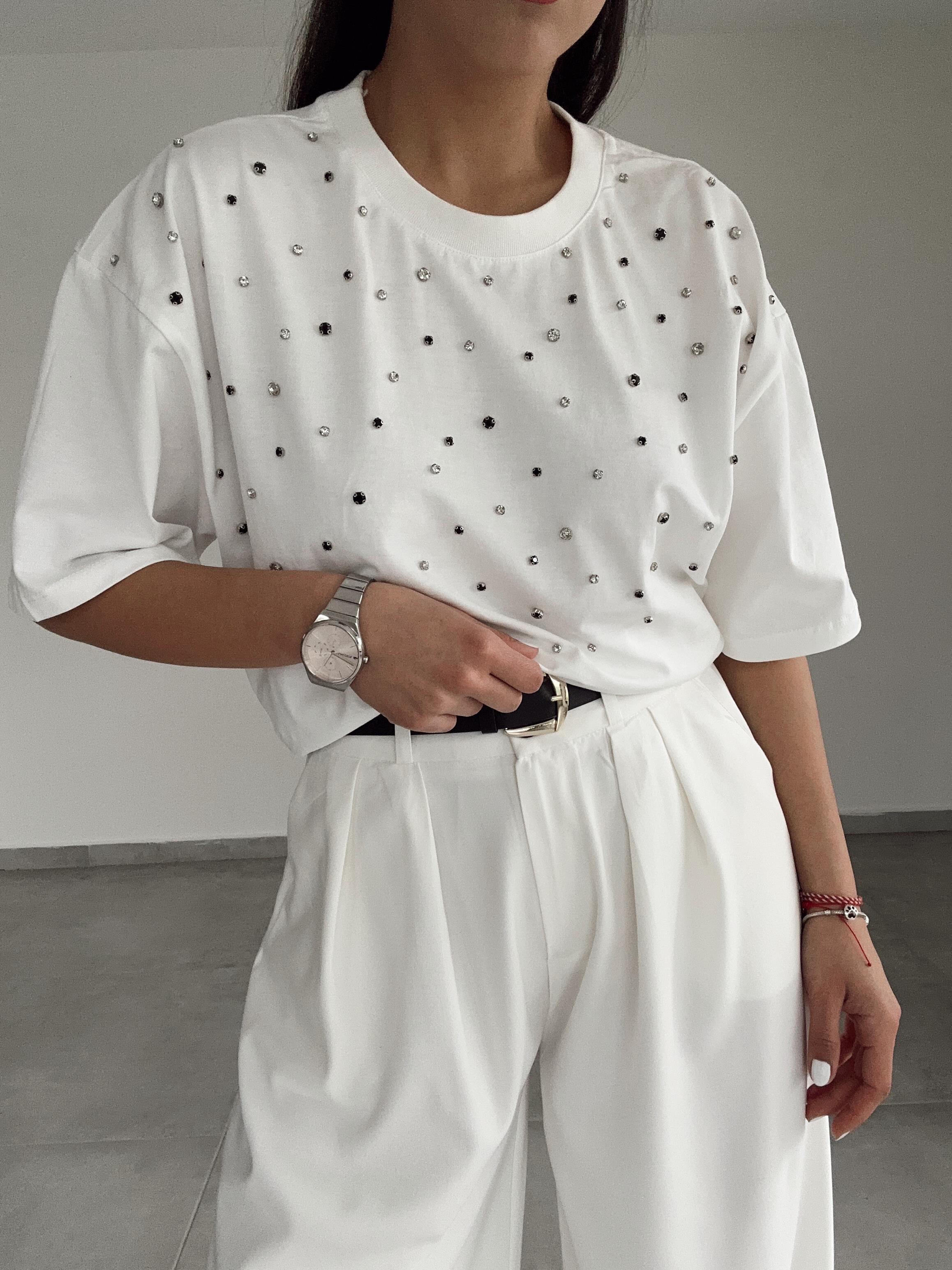 Beyaz Önü Taşlı Tshirt