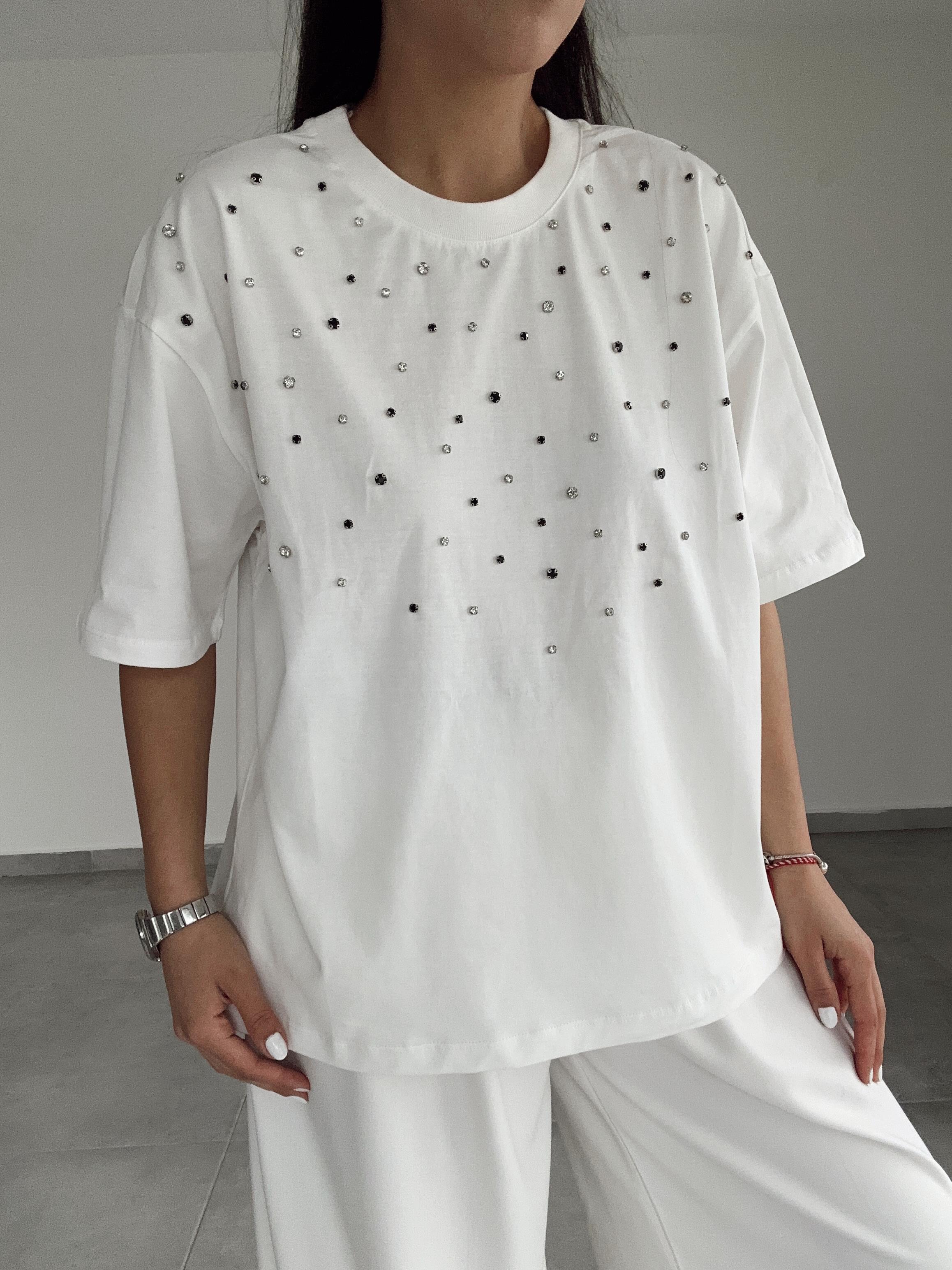 Beyaz Önü Taşlı Tshirt