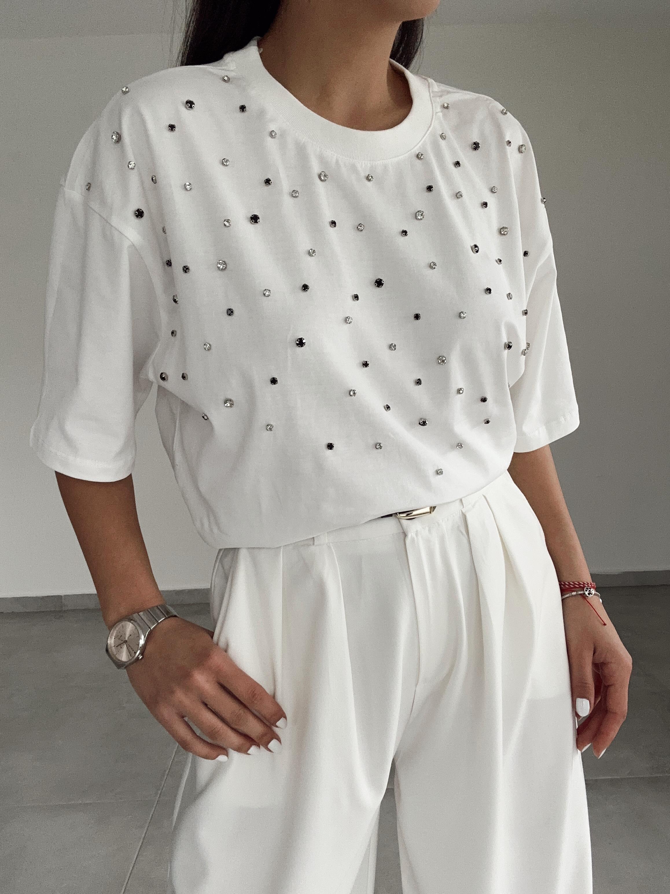 Beyaz Önü Taşlı Tshirt