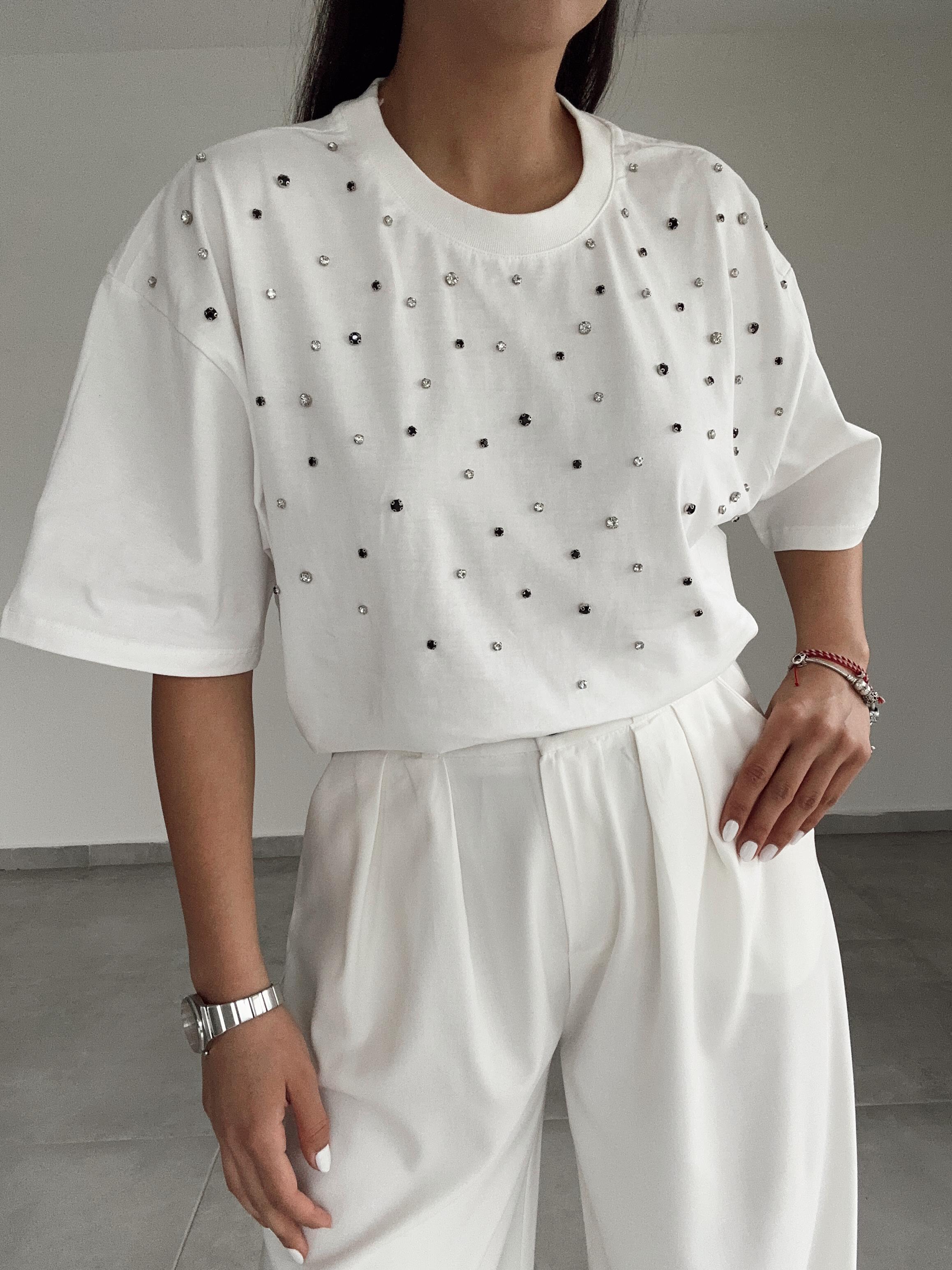 Beyaz Önü Taşlı Tshirt