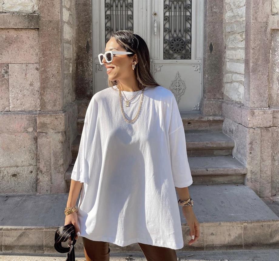Beyaz Oversize Düşük Omuzlu Tişört