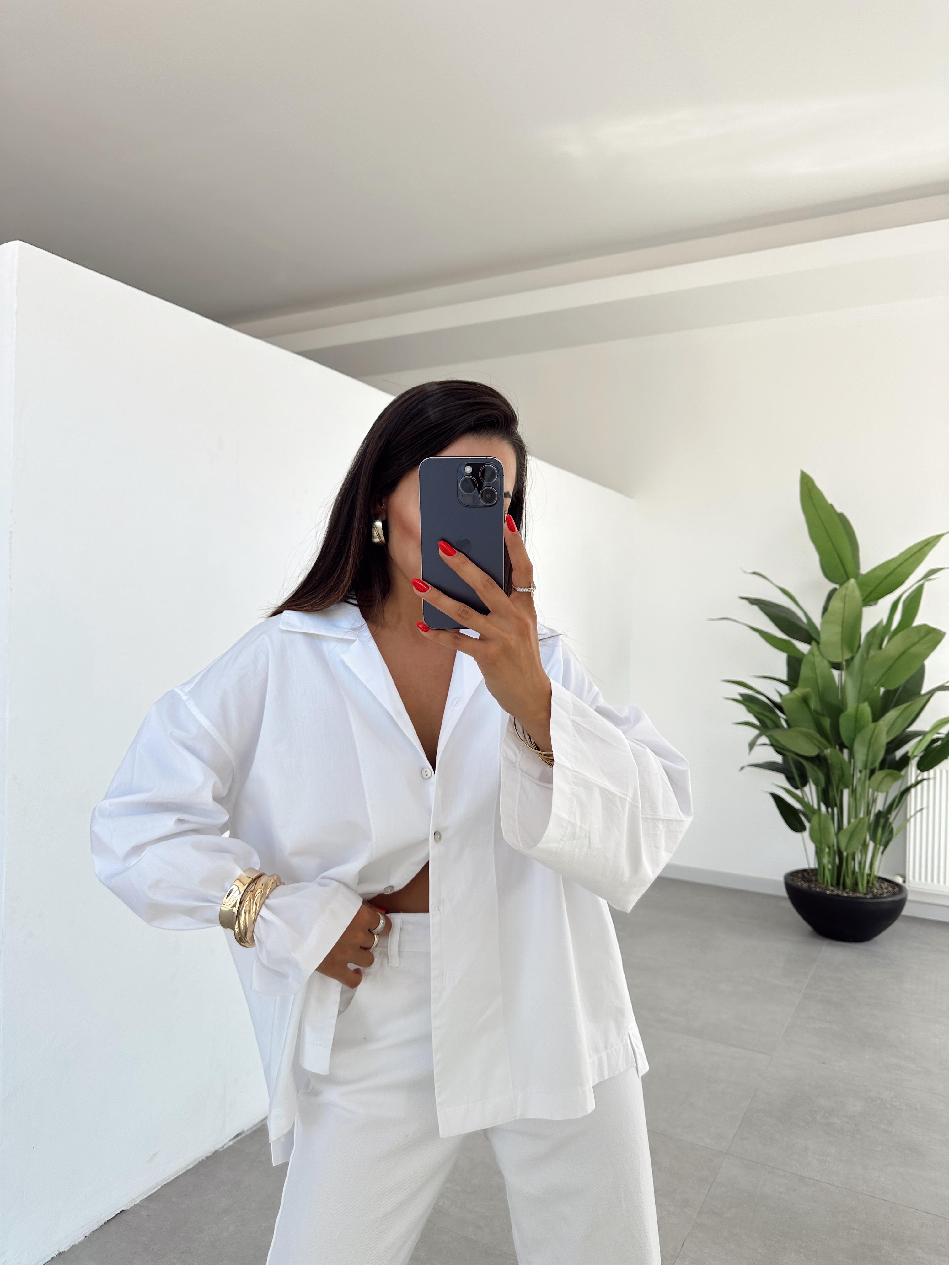 Beyaz Oversize Gömlek