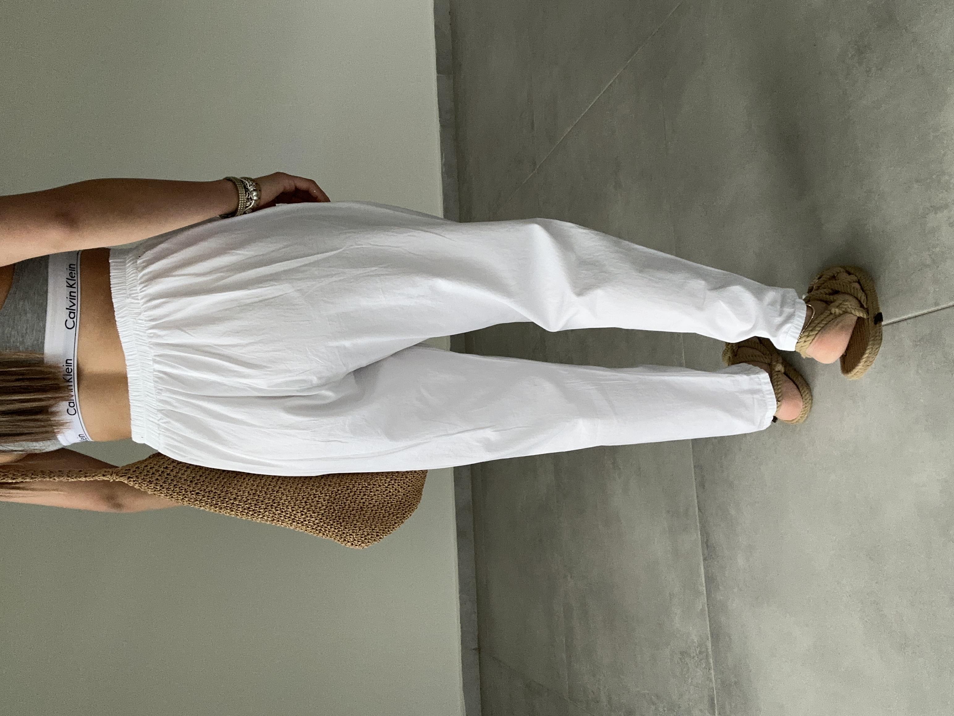 Beyaz Pamuk Arka Lastikli Havuç Paça Pantolon