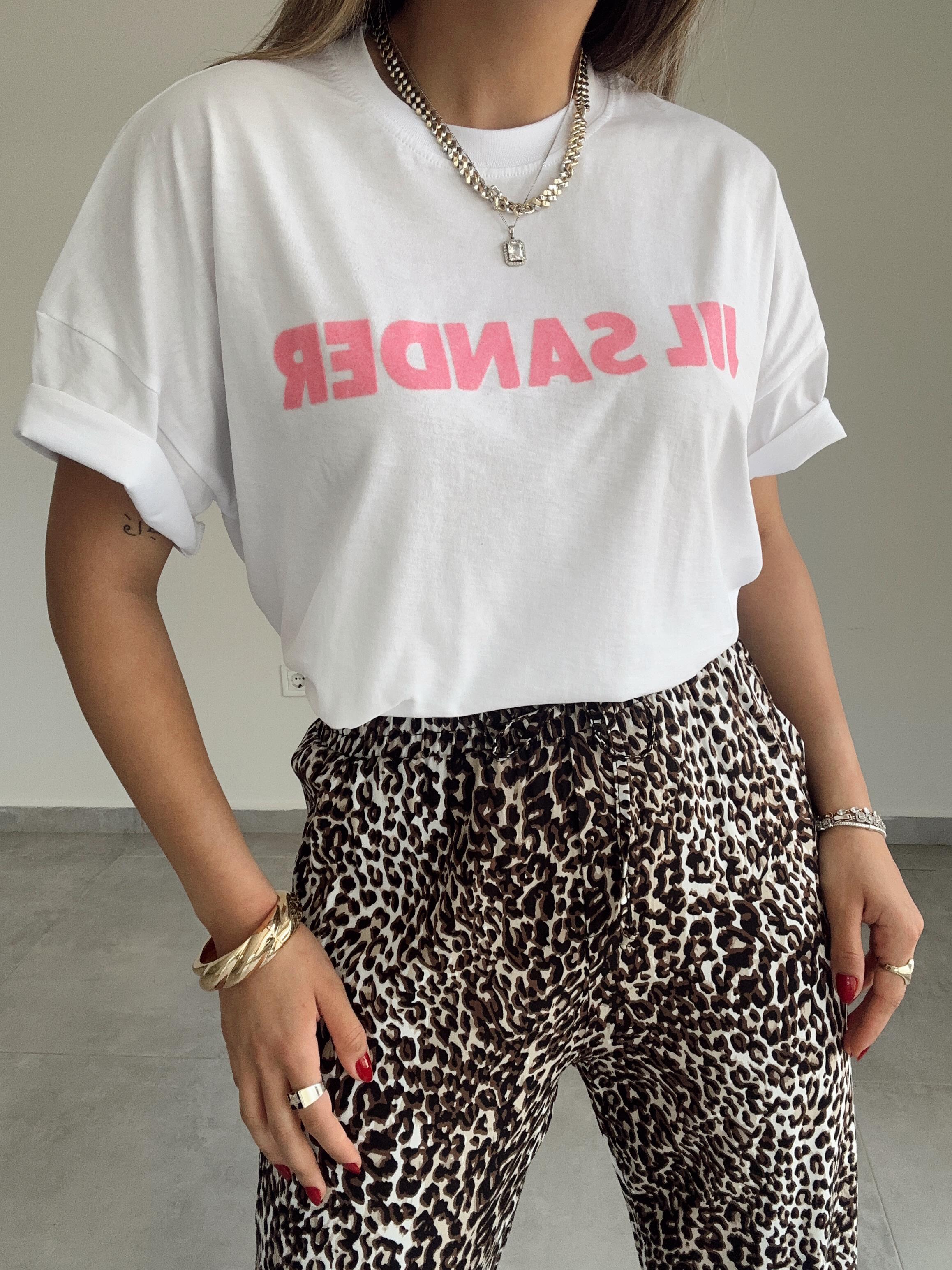 Beyaz-Pembe Yazılı Tişört