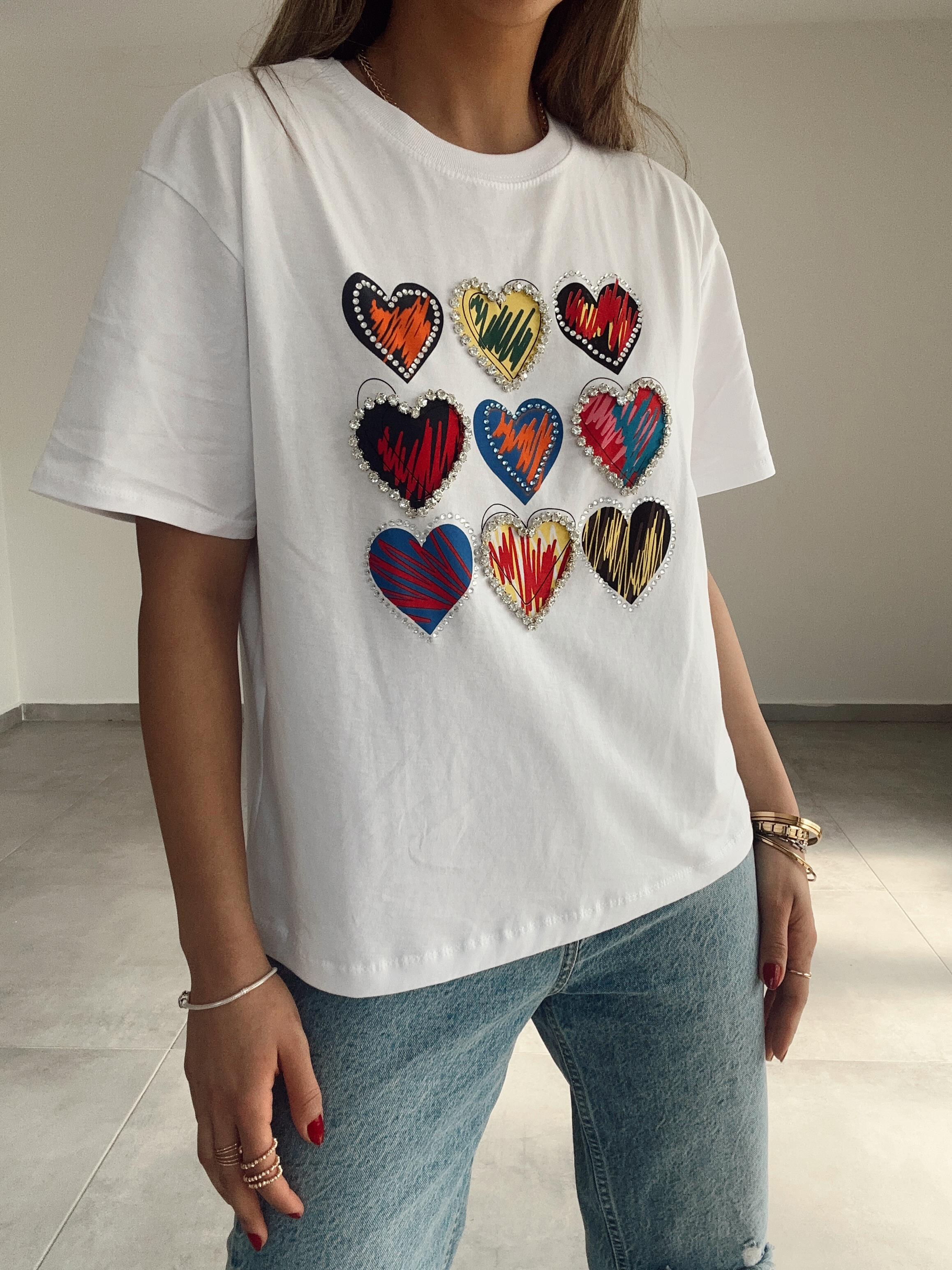 Beyaz Taşlı Kalp Baskı Tshirt