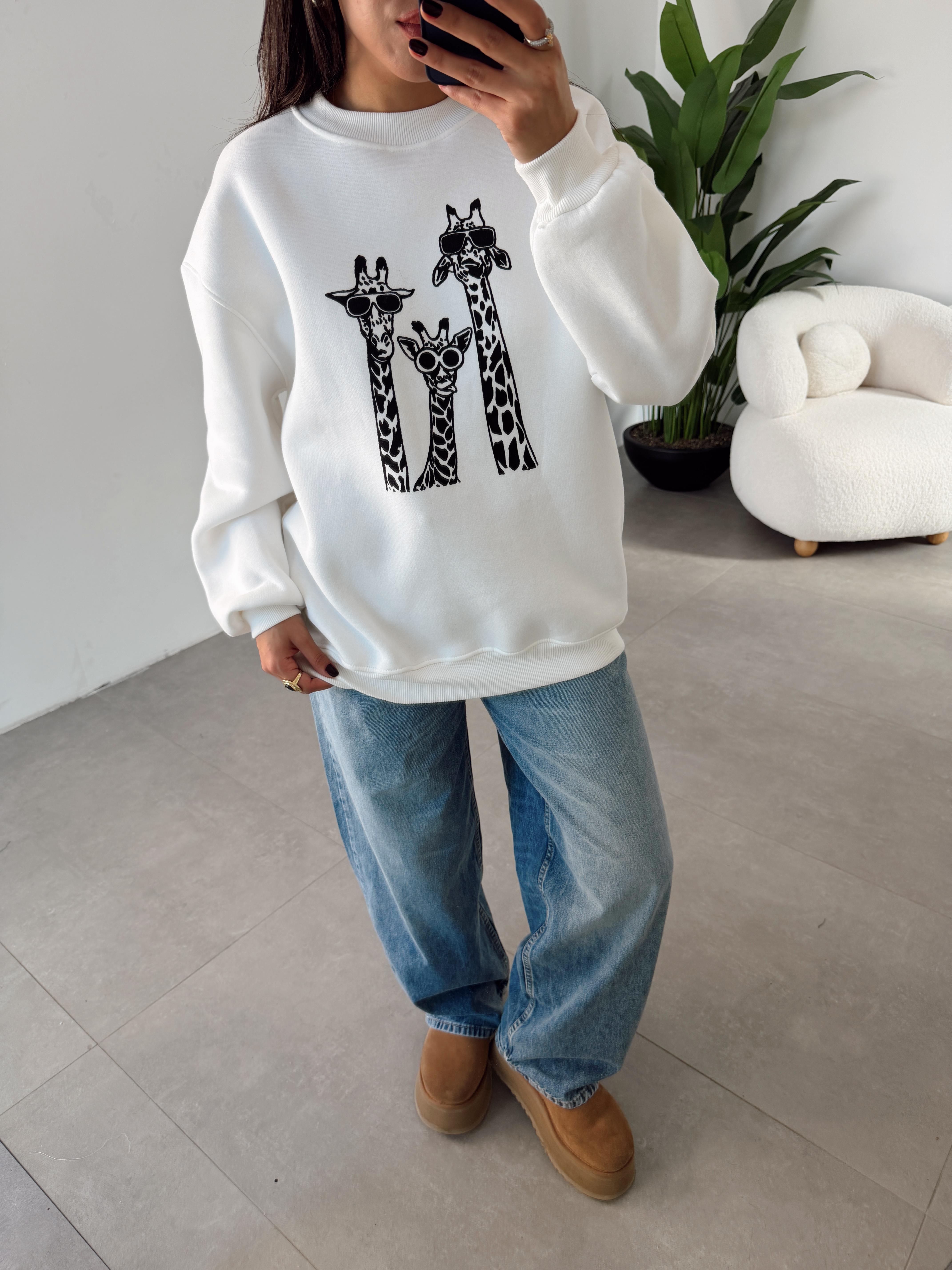 Beyaz Zürafa Baskılı Sweat