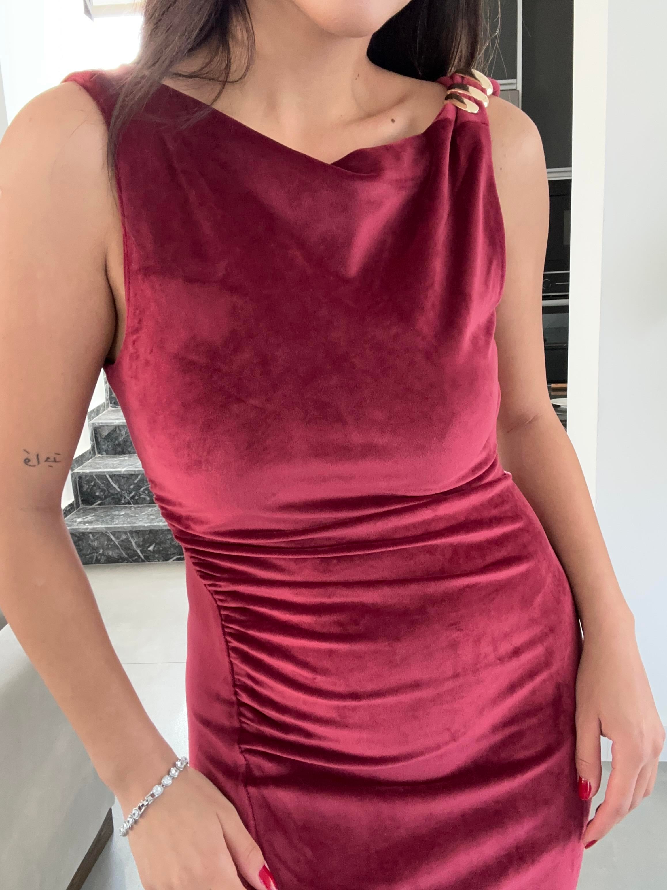 Bordo Toka Detaylı Yırtmaçlı Kadife Elbise