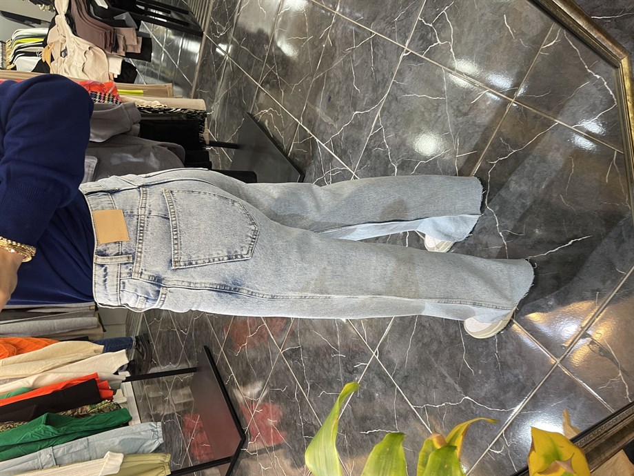 Boru Paça Açık Mavi Jean