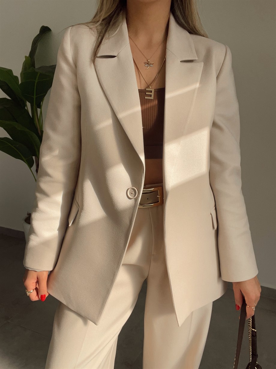 Cep Detaylı Bej Blazer Ceket
