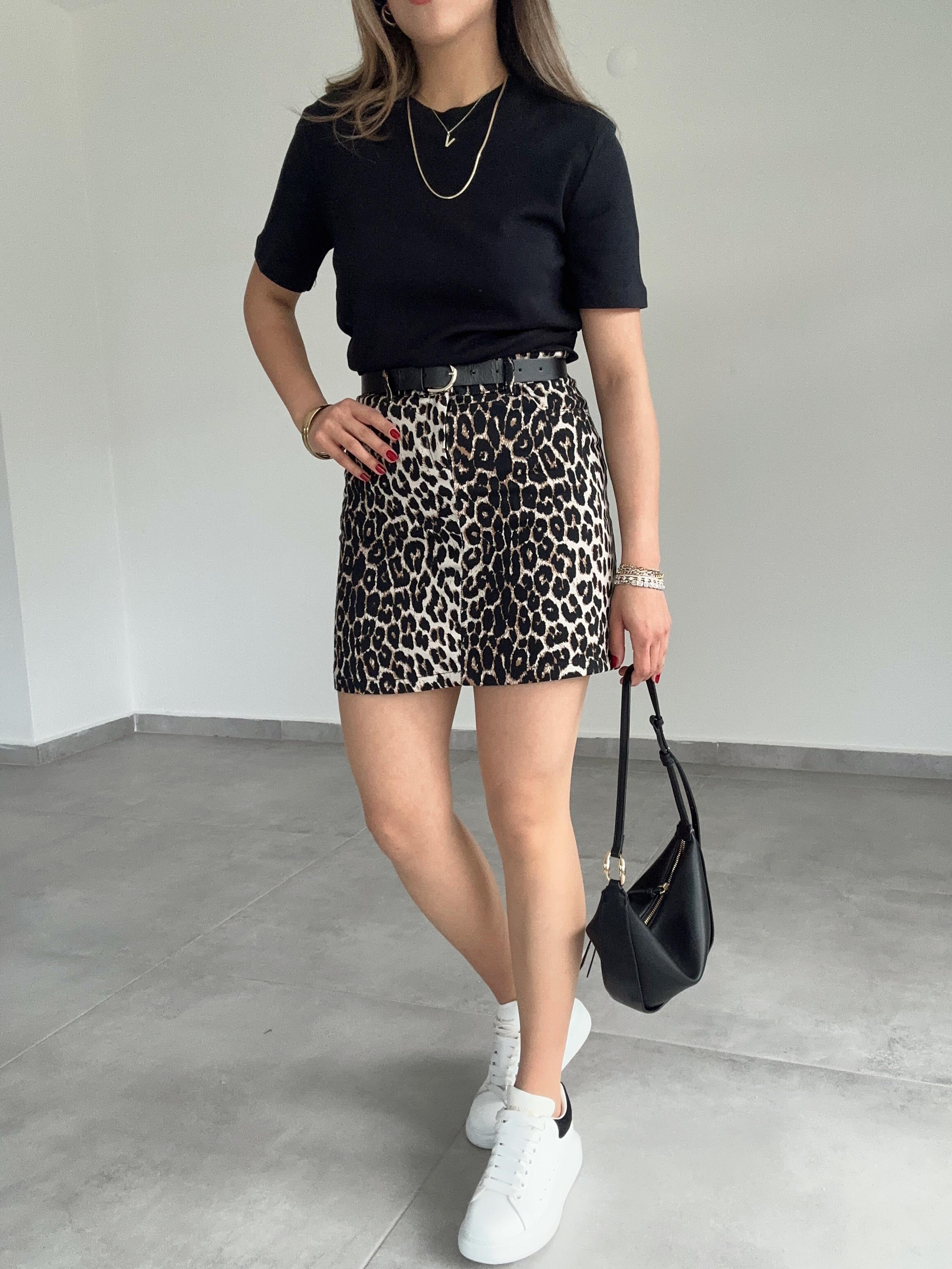 Cs Siyah Bisiklet Yaka Tişört