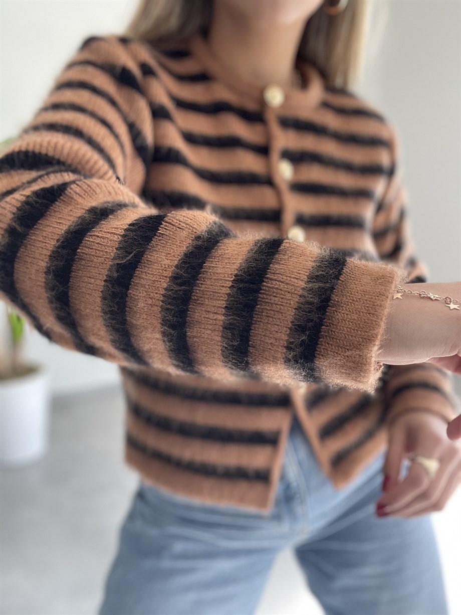 Deve Tüyü  Gold Düğmeli Peluş Hırka