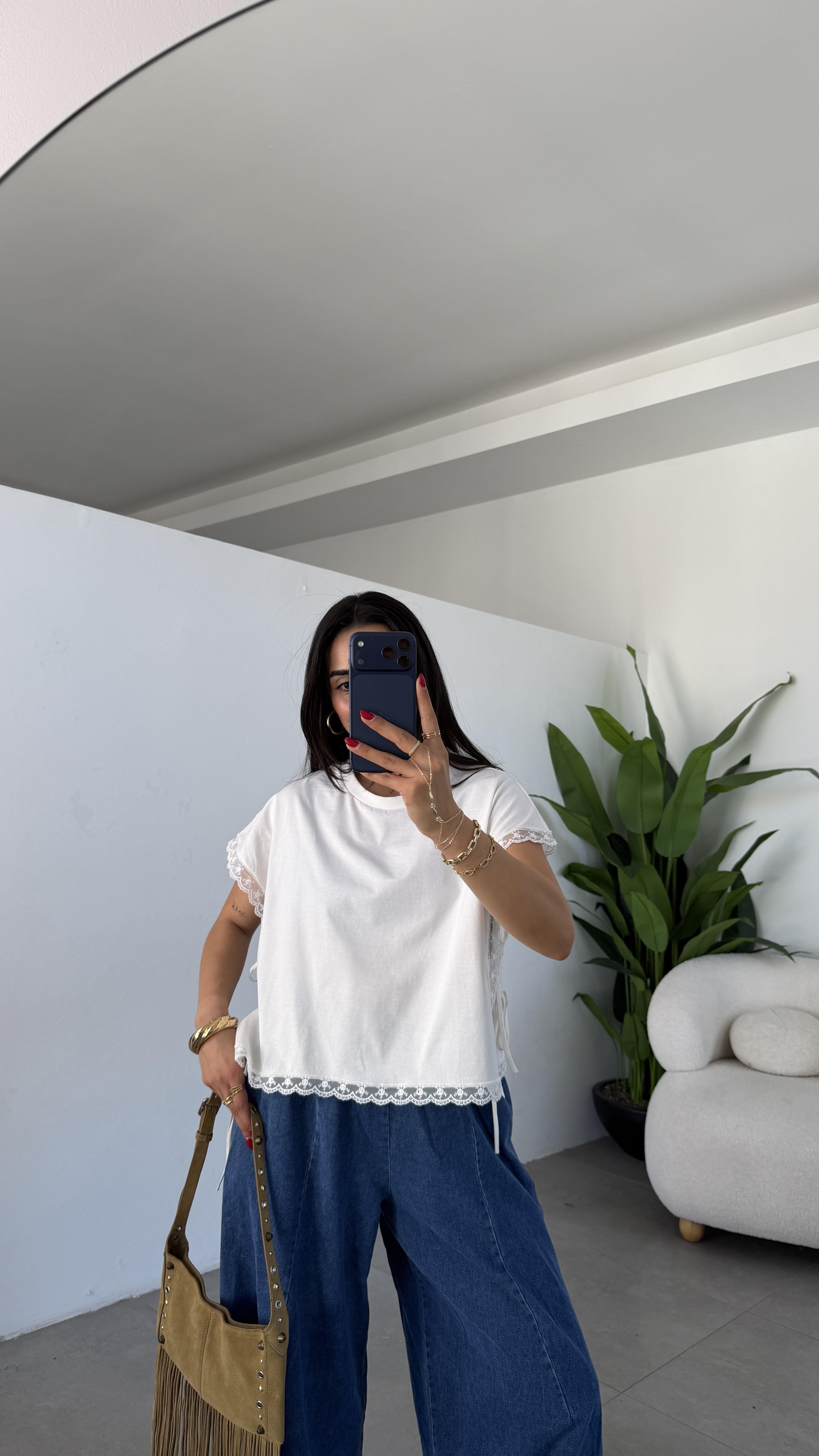 Ekru Dantel Detaylı Pamuklu Tshirt