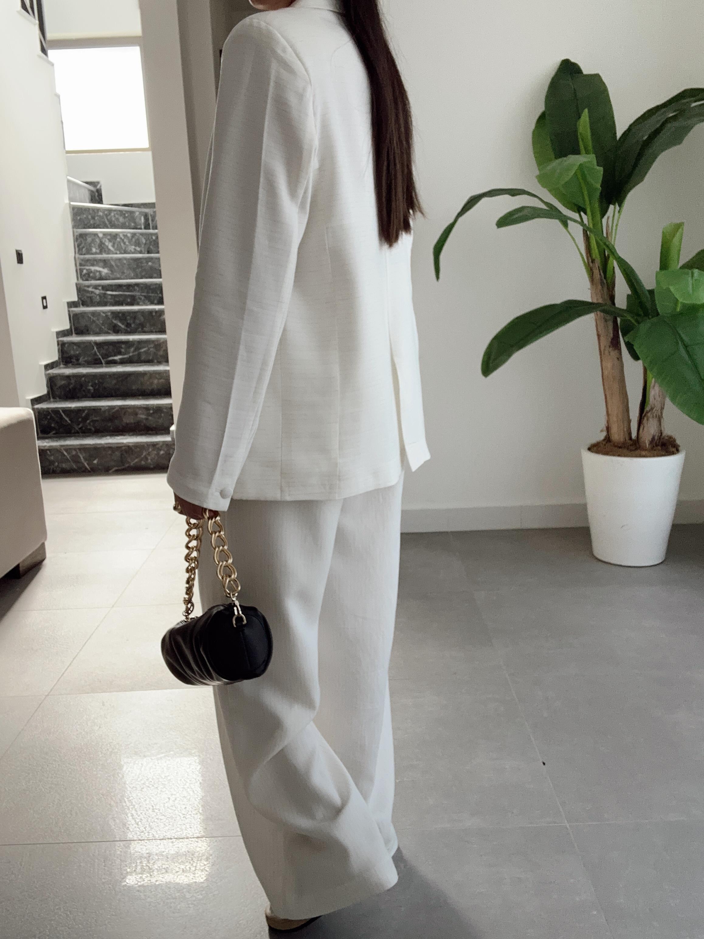 Ekru Düğme Detaylı Blazer