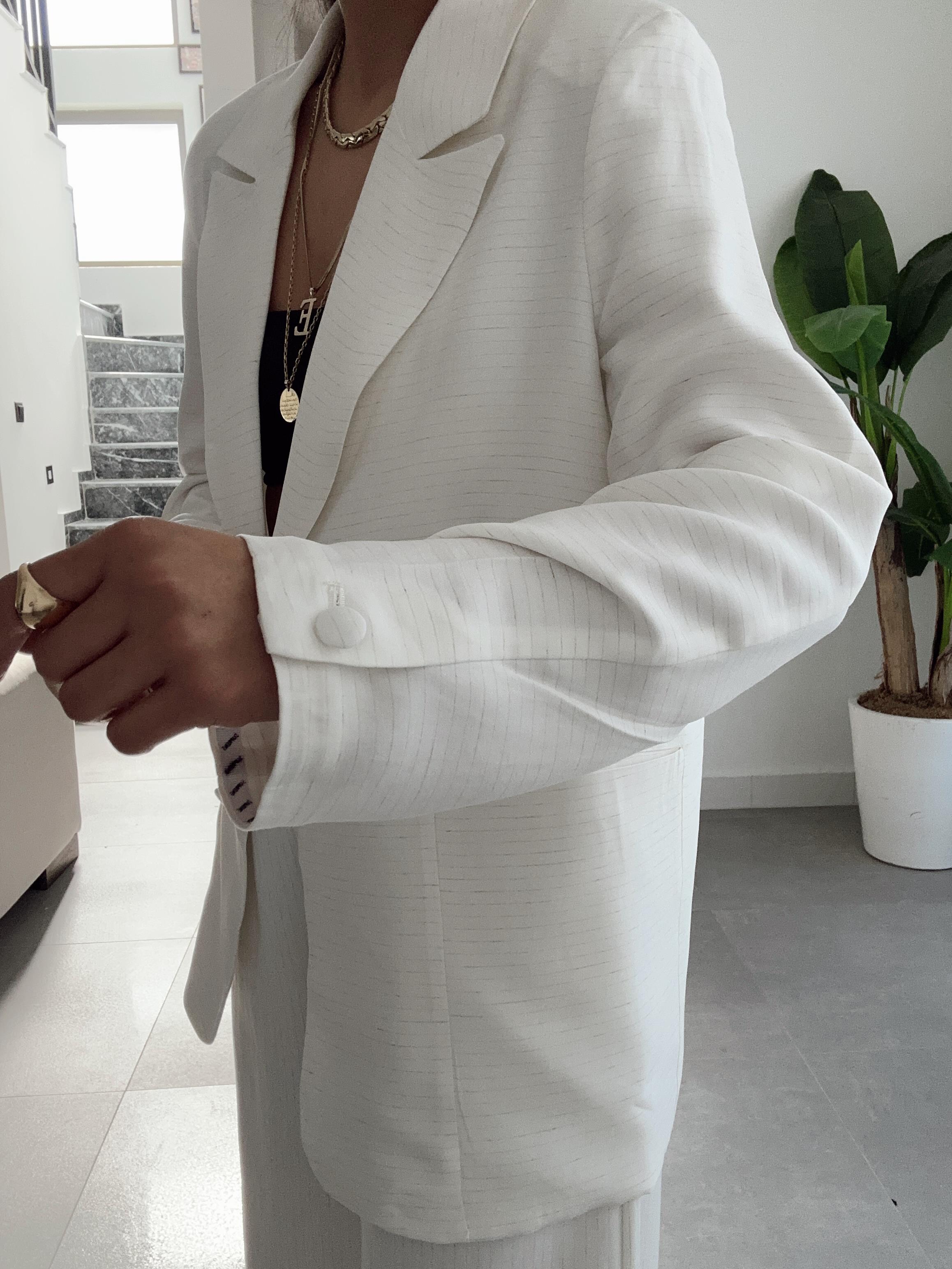 Ekru Düğme Detaylı Blazer