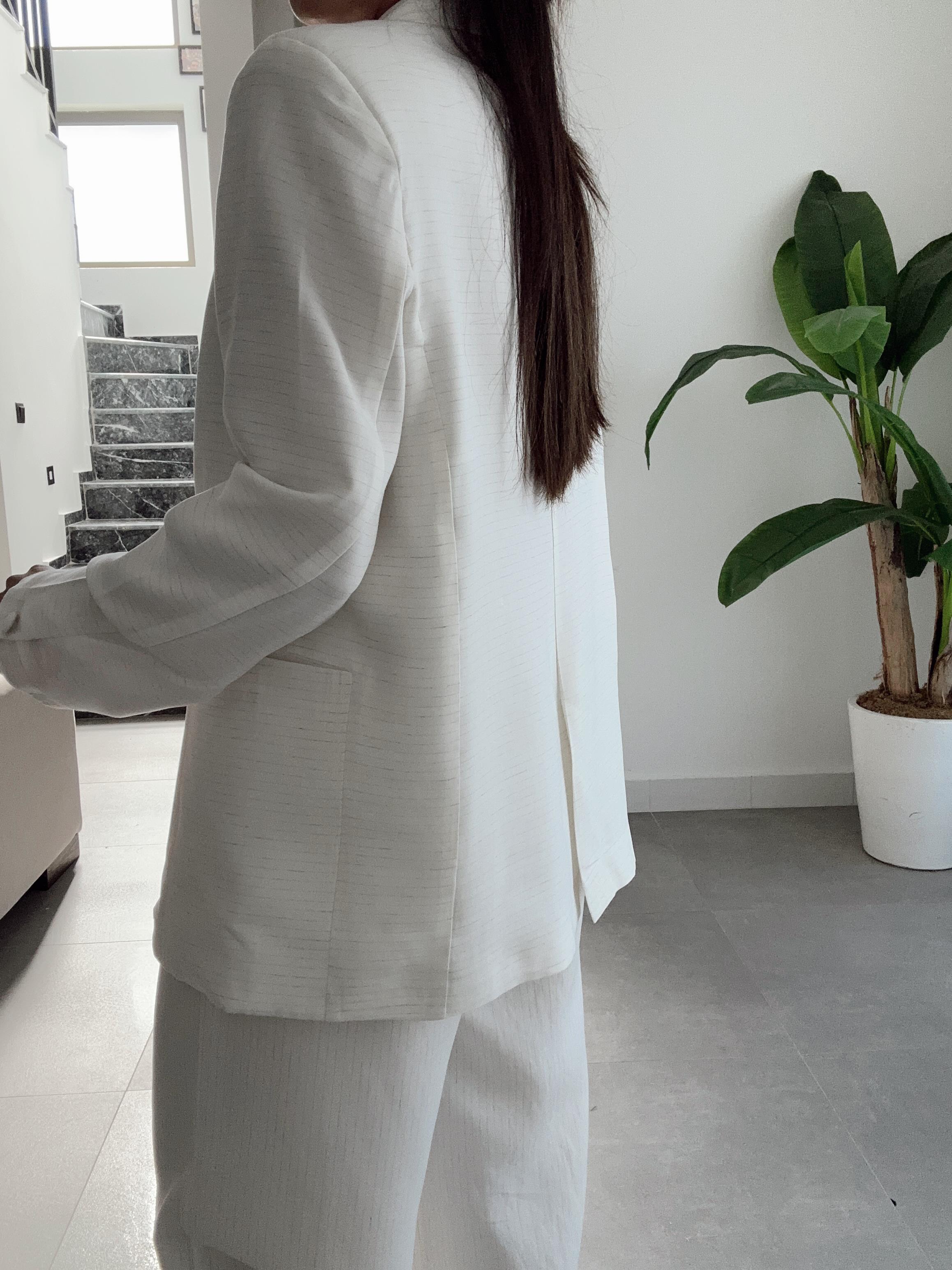 Ekru Düğme Detaylı Blazer