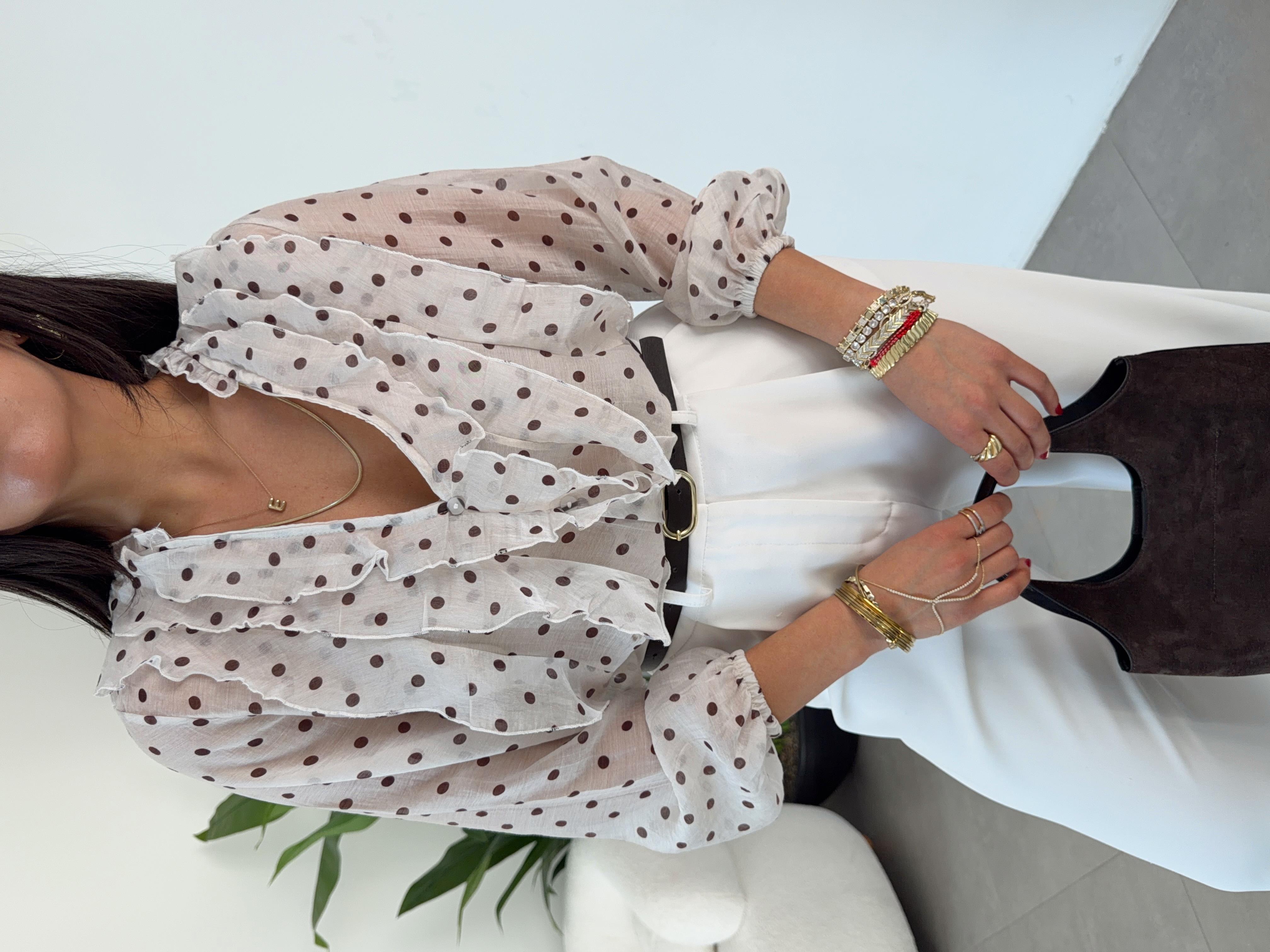 Ekru Kahve Puantiyeli Önü Volan Gömlek