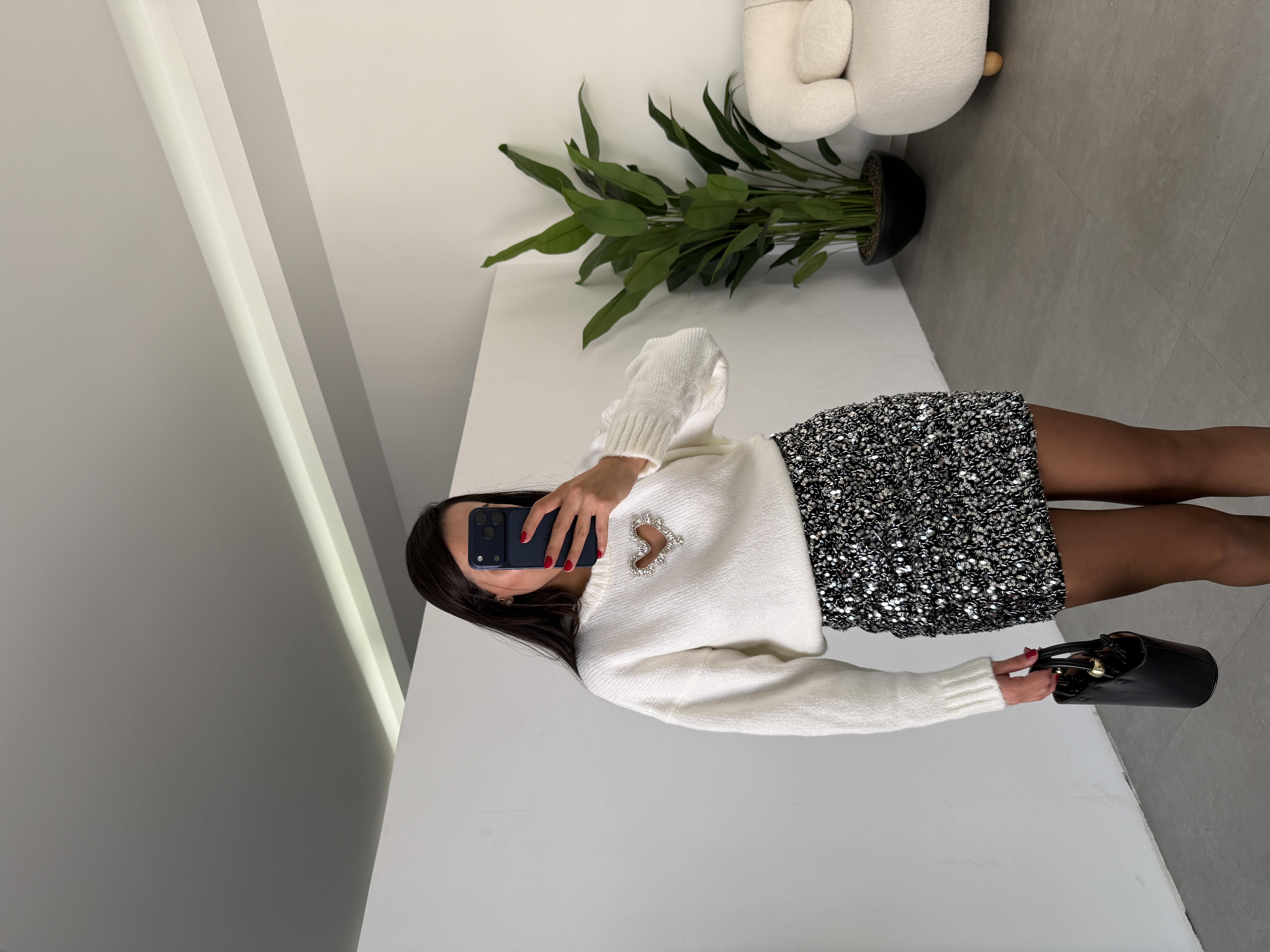 Ekru Kalp Detaylı Triko Kazak