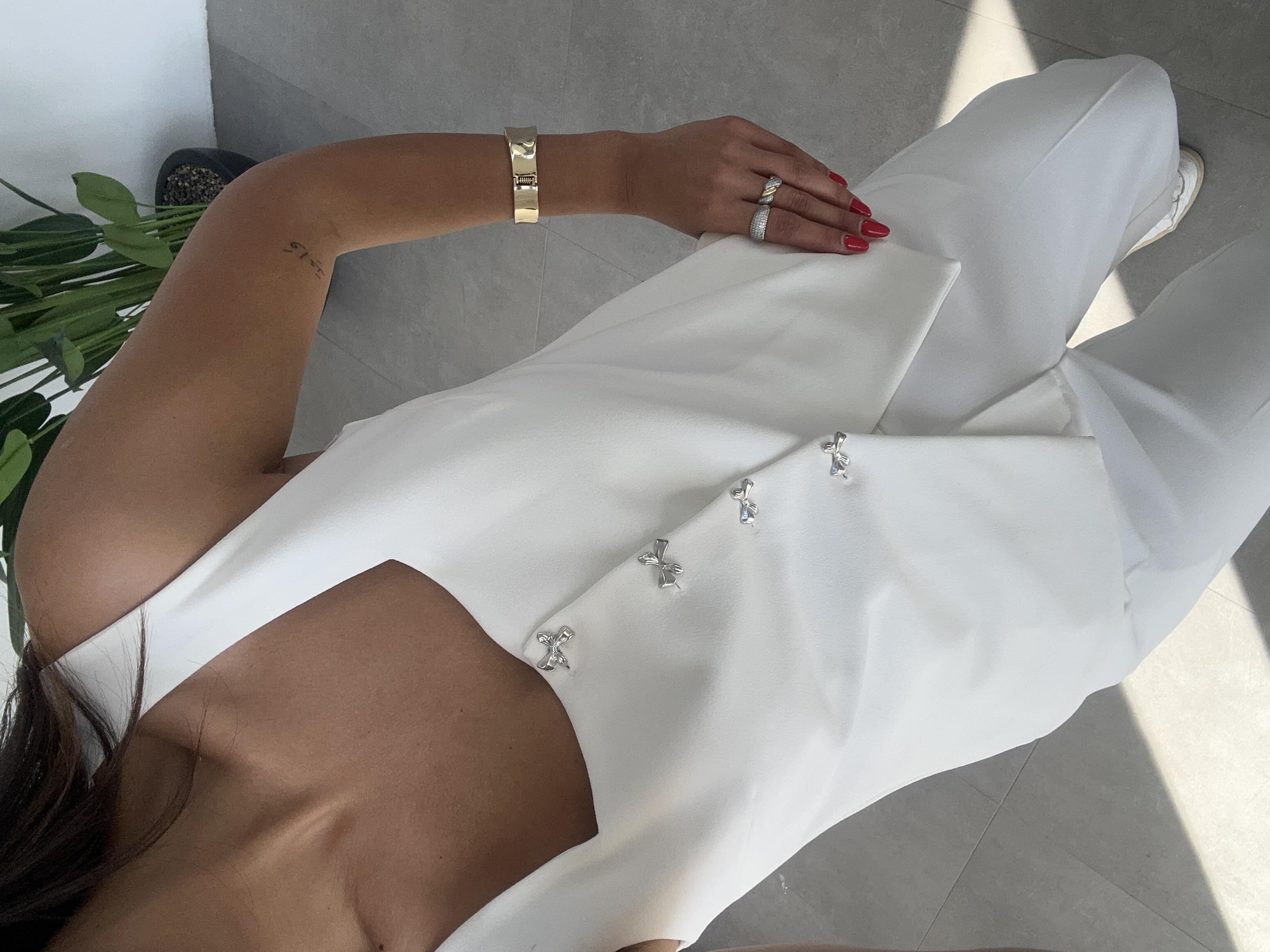 Ekru Kare Yaka Astarlı Yelek