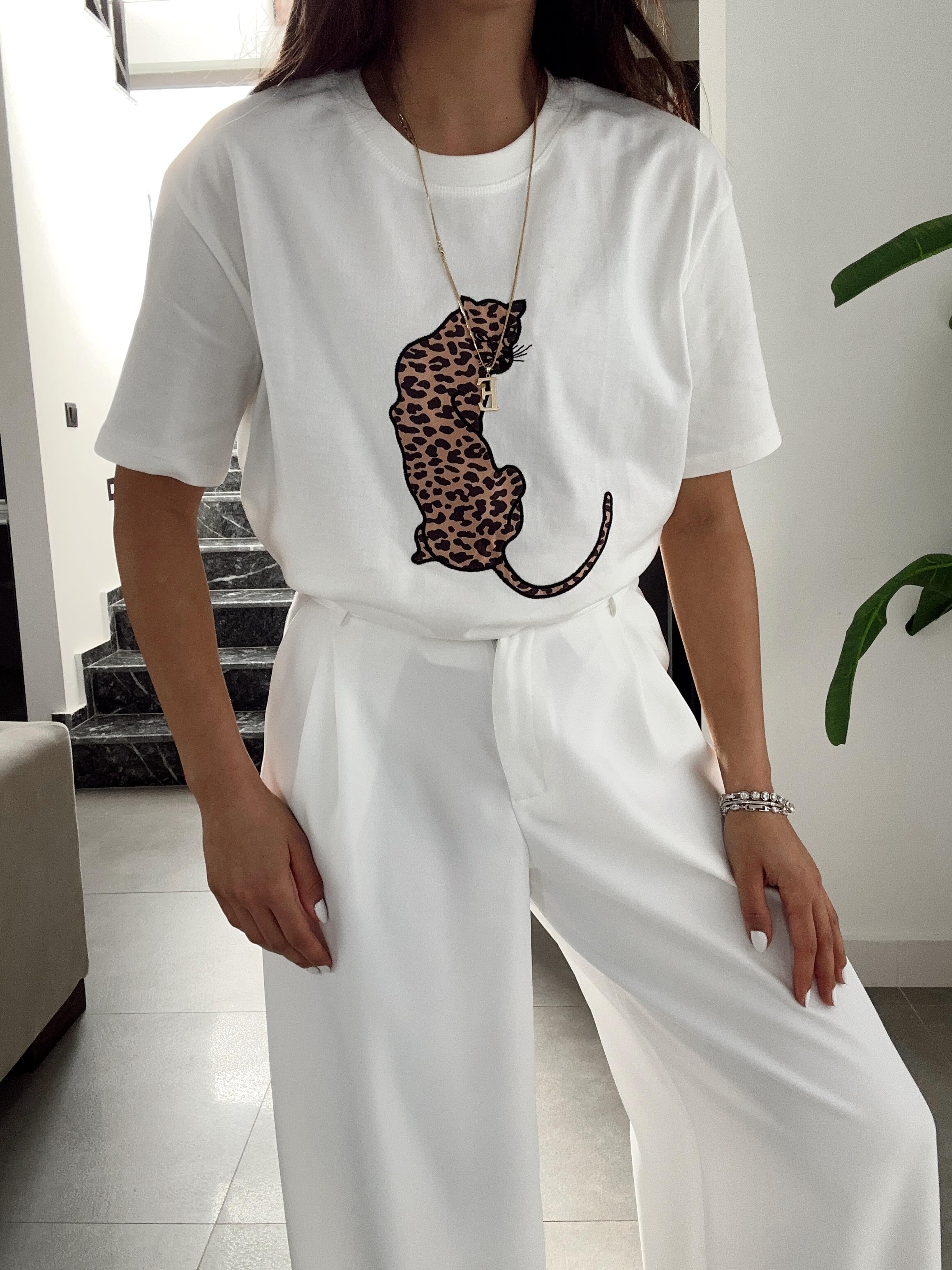 Ekru Leopar Desenli Basic Tişört