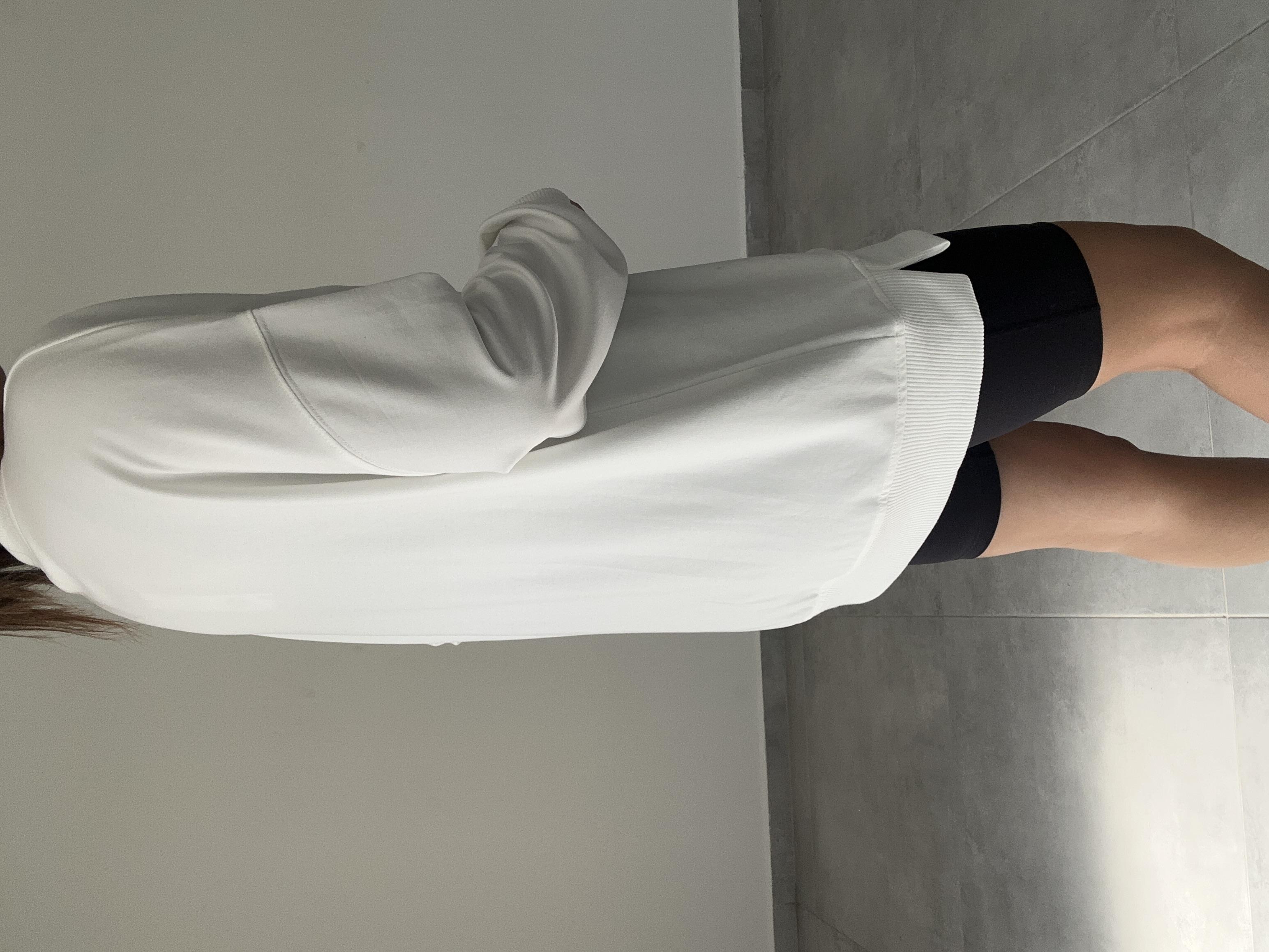 Ekru Rezerve Yanları Yırtmaç Detaylı Sweat